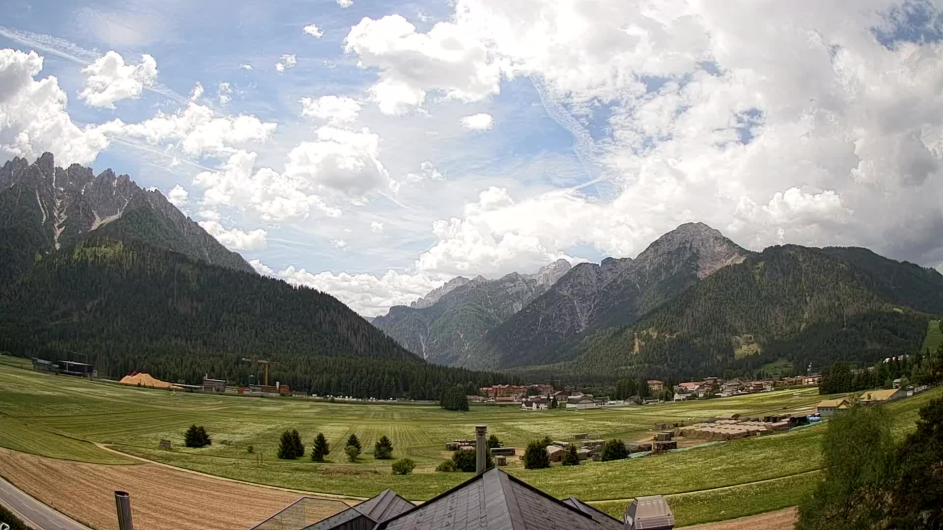 Spletna kamera Toblach Dolomiti – Pogled iz hotela Rosengarten