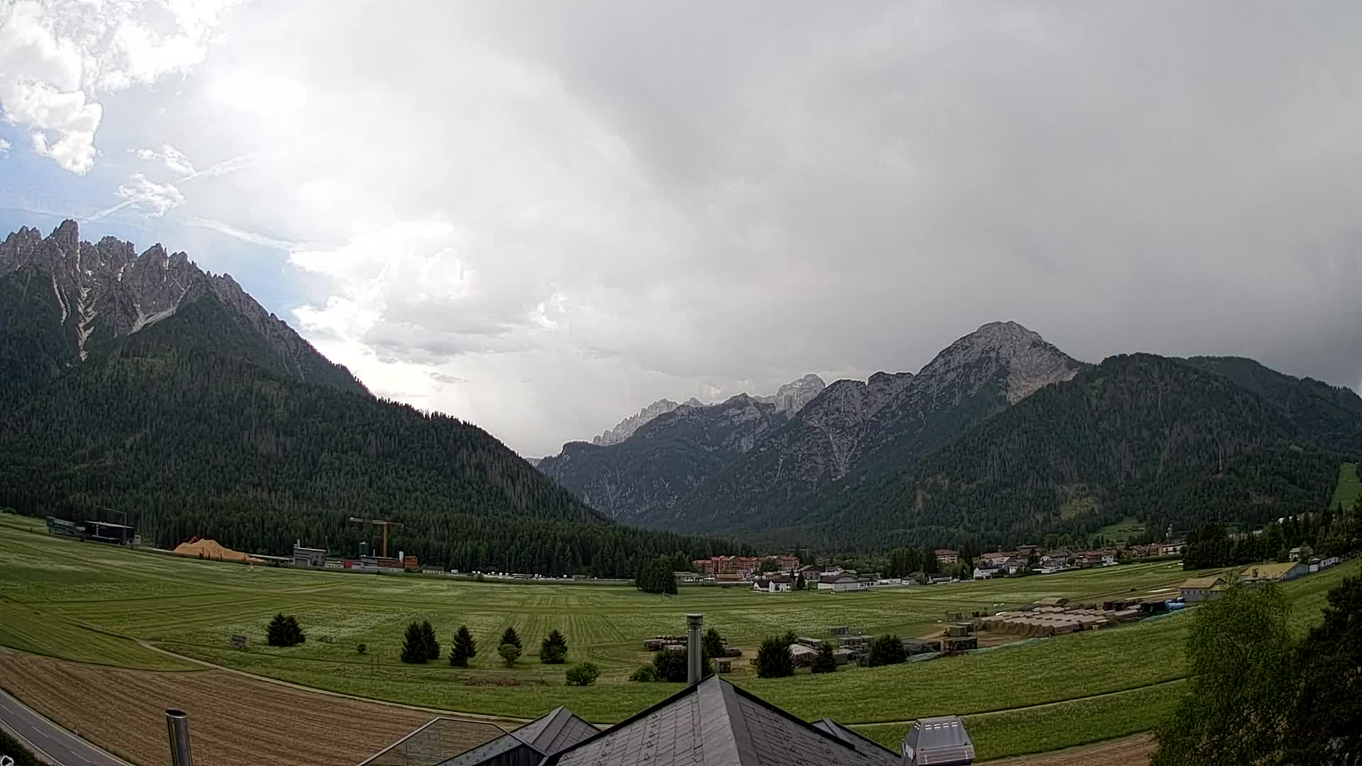 Spletna kamera Toblach Dolomiti – Pogled iz hotela Rosengarten