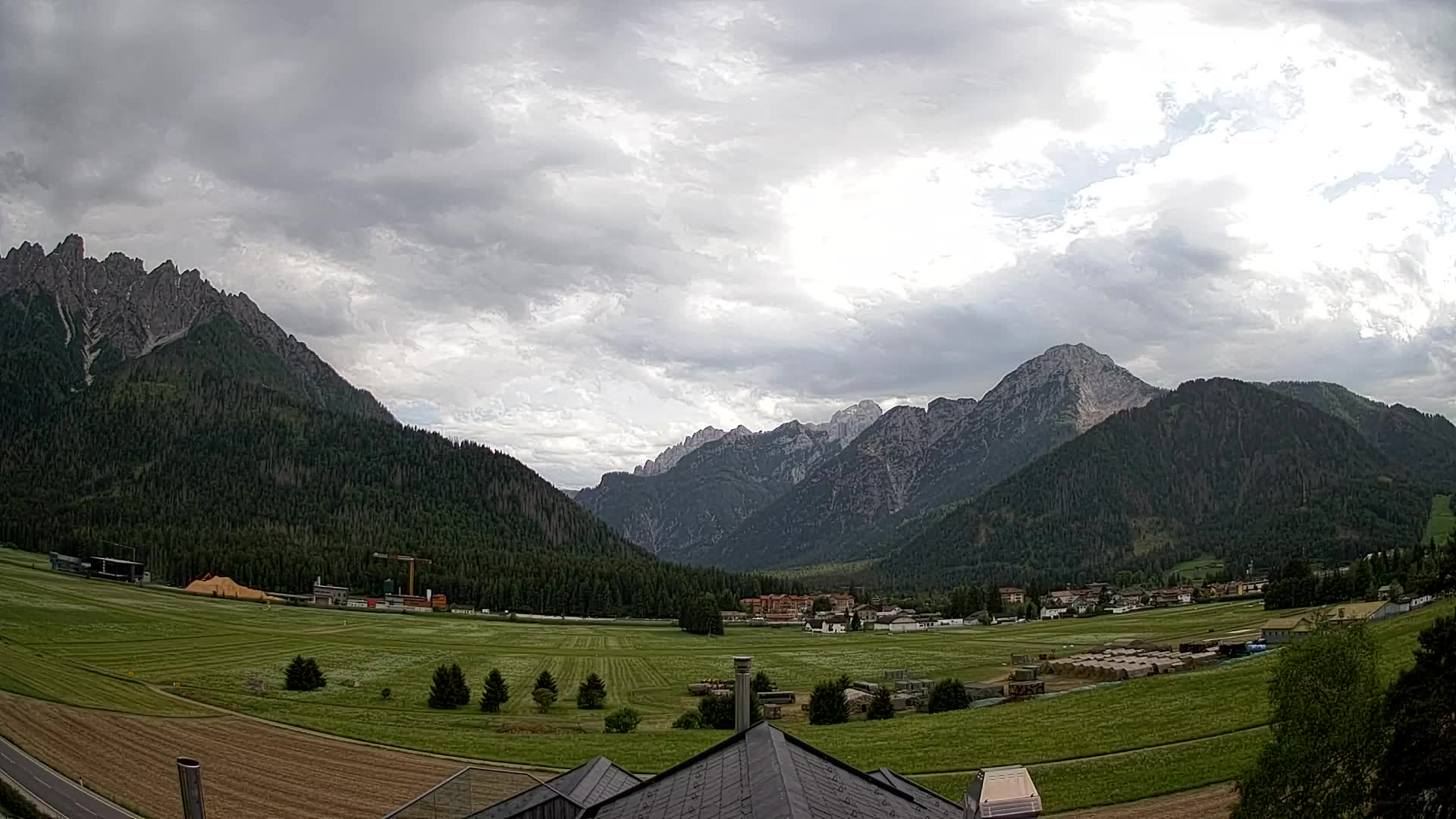 Webcam Toblach Dolomites – View from Hotel Rosengarten