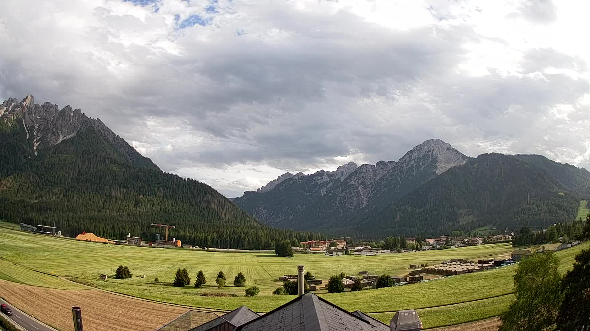 Web kamera Toblach Dolomiti – Pogled s Hotela Rosengarten