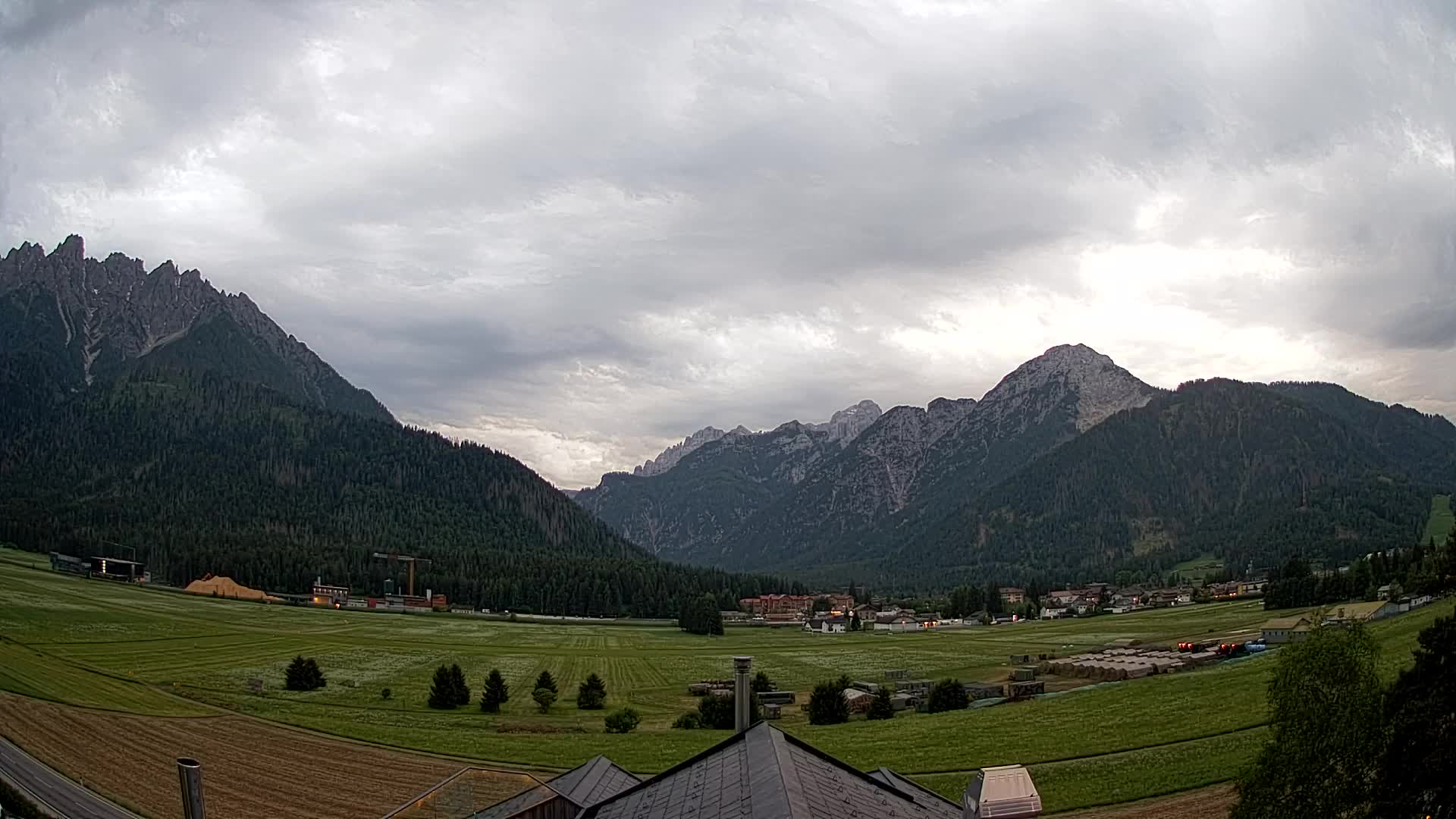 Webcam Toblach Dolomites – View from Hotel Rosengarten