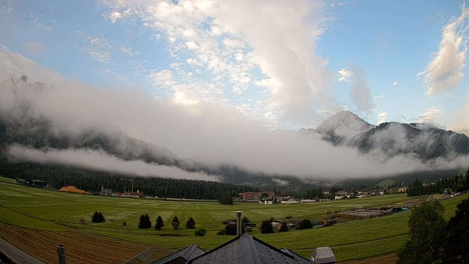 Web kamera Toblach Dolomiti – Pogled s Hotela Rosengarten