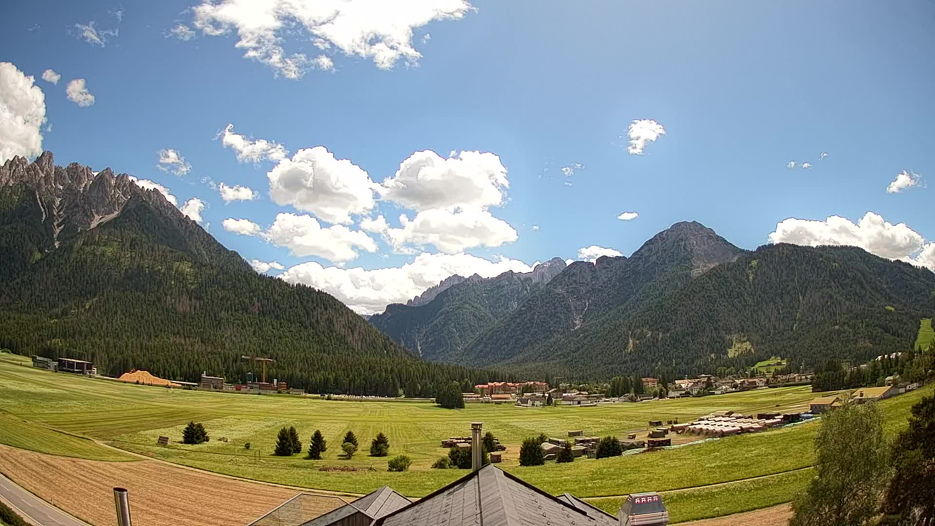 Web kamera Toblach Dolomiti – Pogled s Hotela Rosengarten
