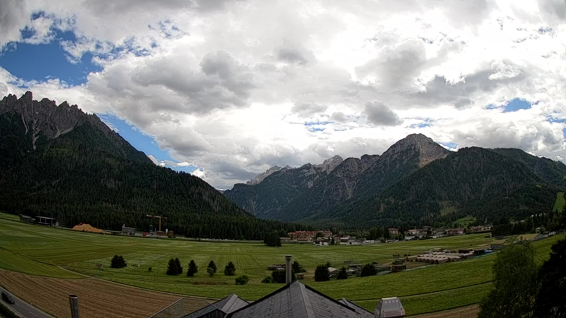 Web kamera Toblach Dolomiti – Pogled s Hotela Rosengarten