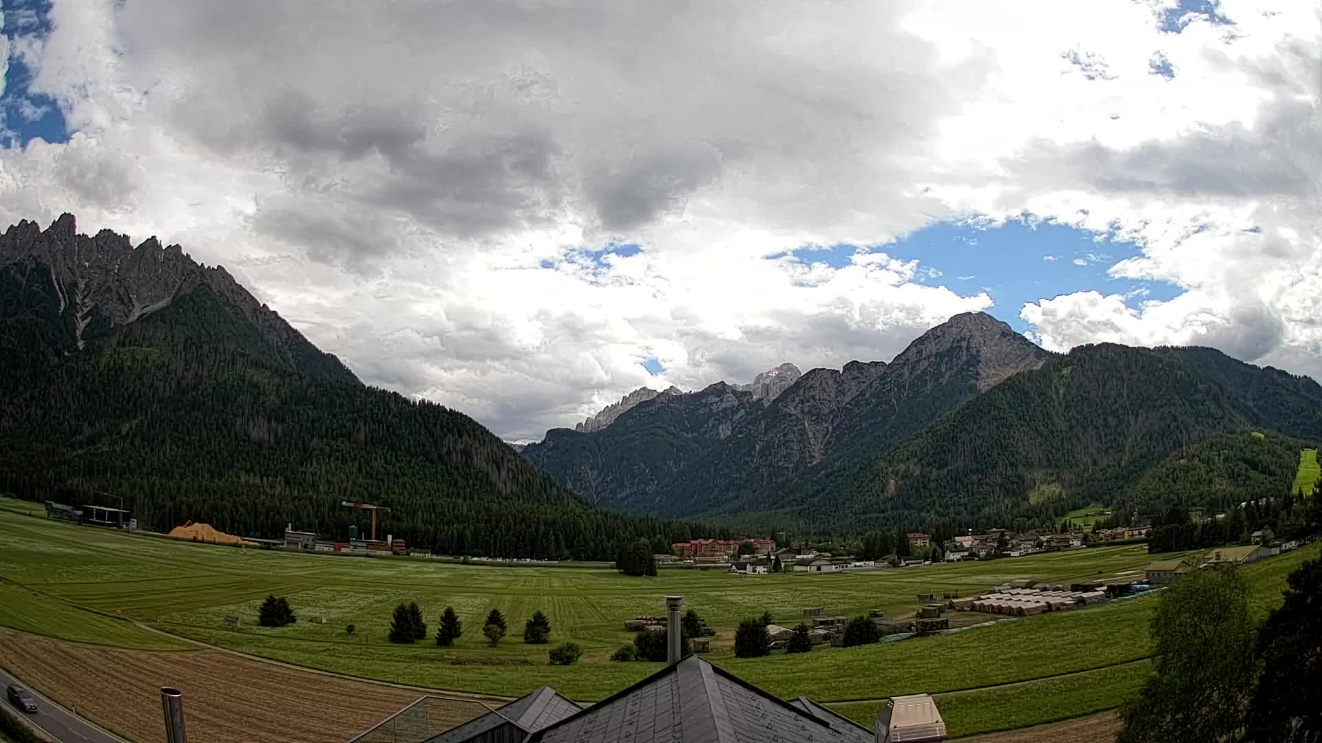 Web kamera Toblach Dolomiti – Pogled s Hotela Rosengarten