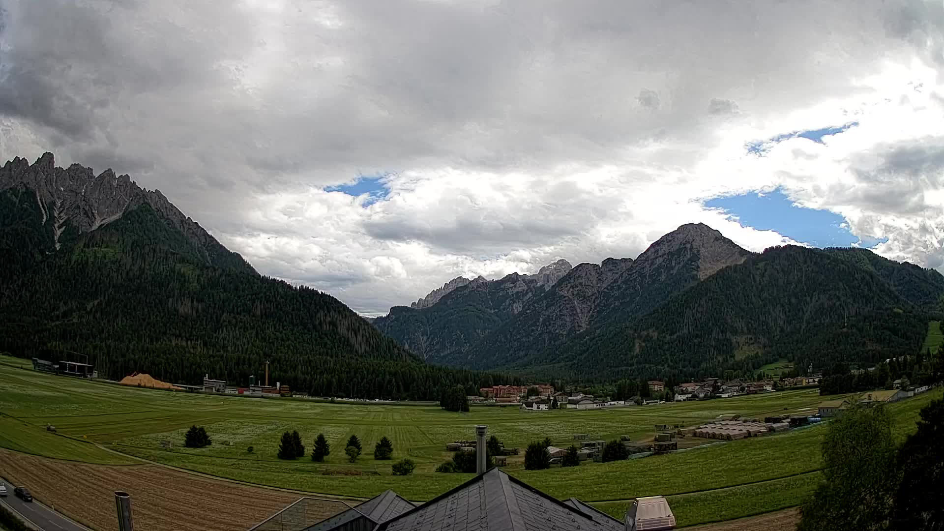Webcam Toblach Dolomites – View from Hotel Rosengarten