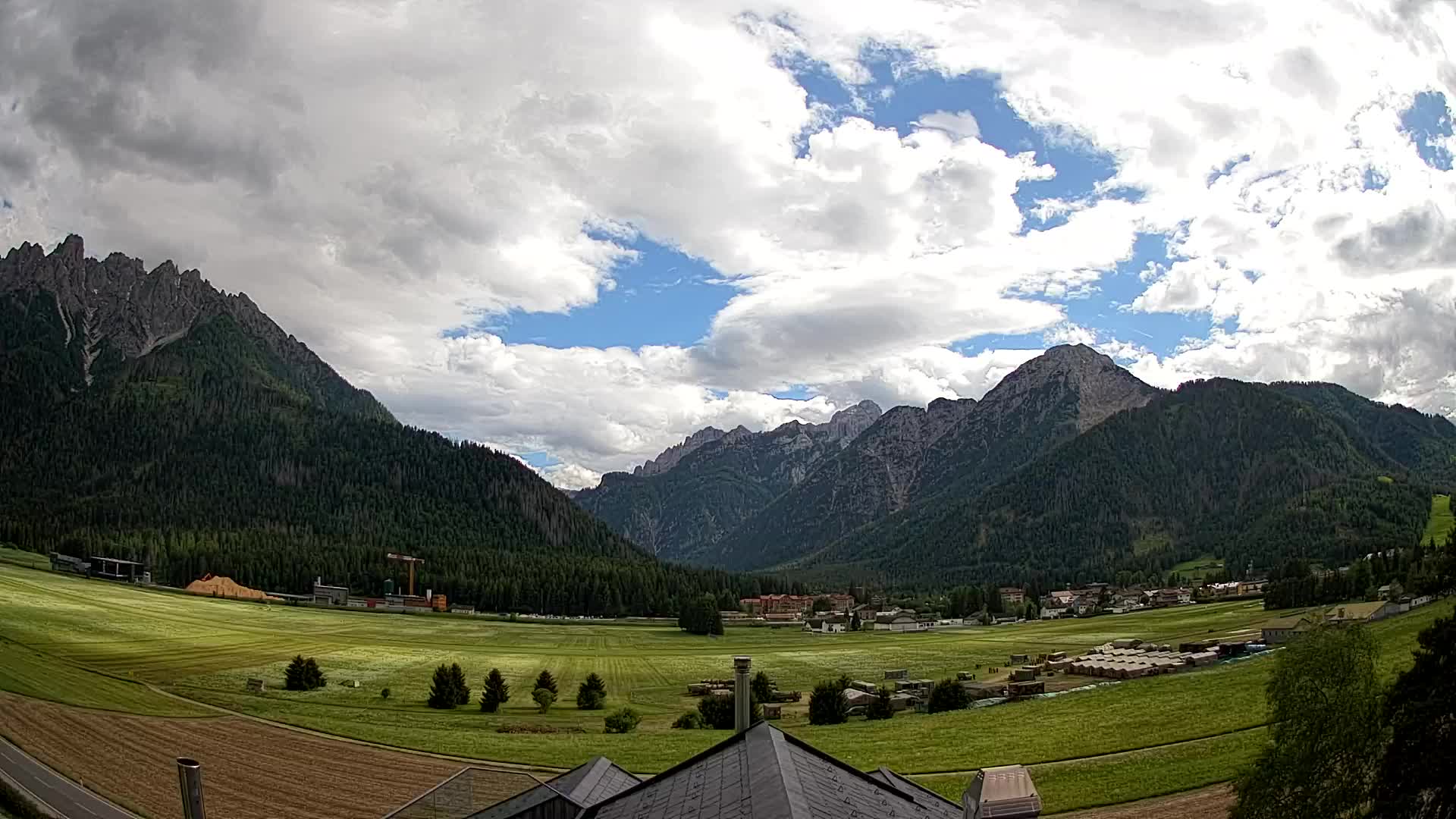 Web kamera Toblach Dolomiti – Pogled s Hotela Rosengarten