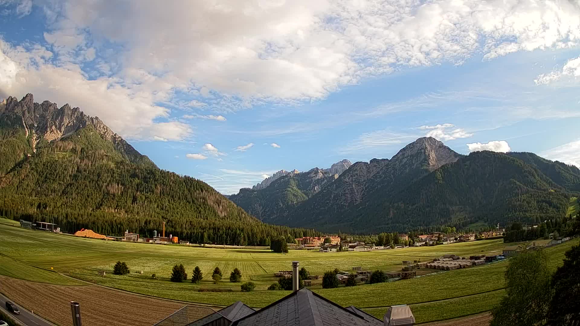 Webcam Toblach Dolomites – View from Hotel Rosengarten