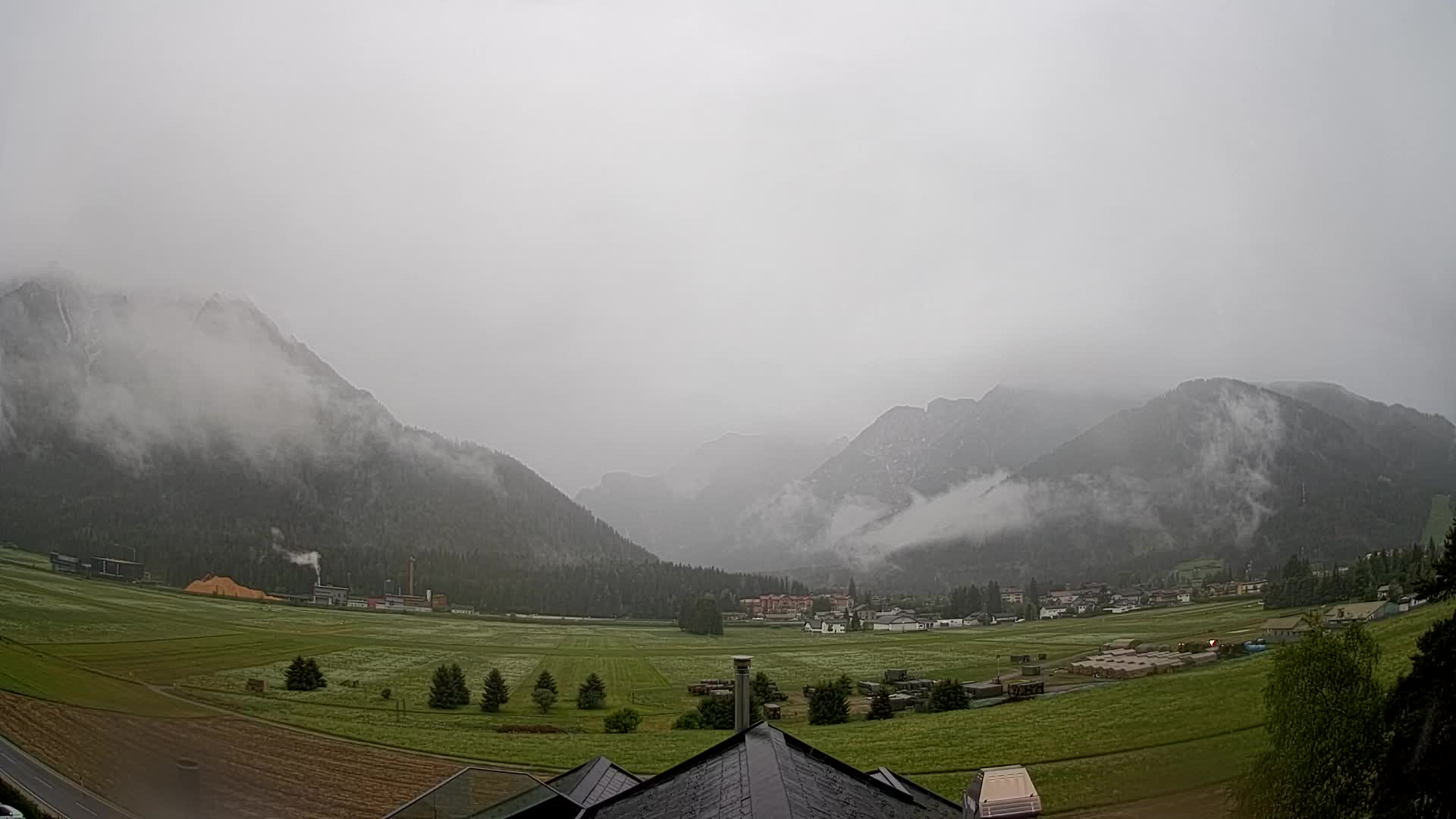 Spletna kamera Toblach Dolomiti – Pogled iz hotela Rosengarten