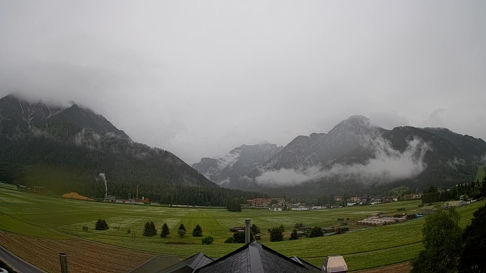 Spletna kamera Toblach Dolomiti – Pogled iz hotela Rosengarten