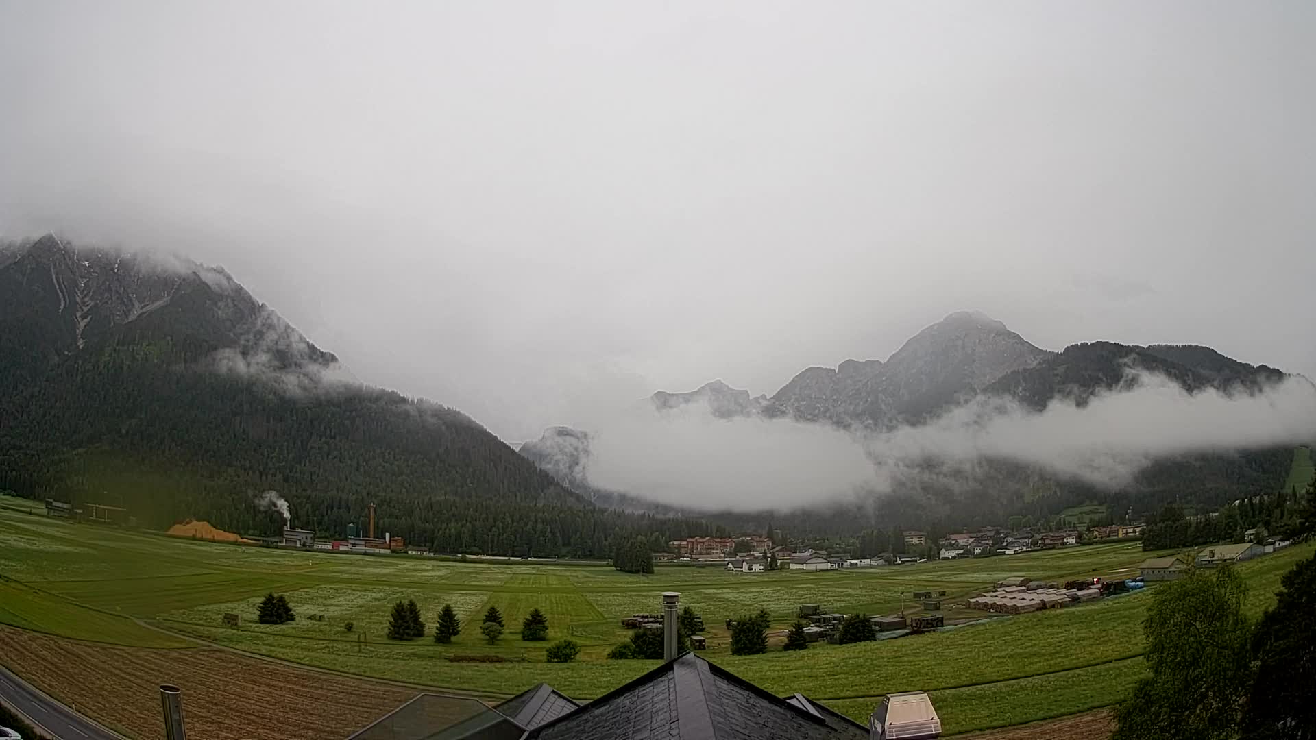 Web kamera Toblach Dolomiti – Pogled s Hotela Rosengarten