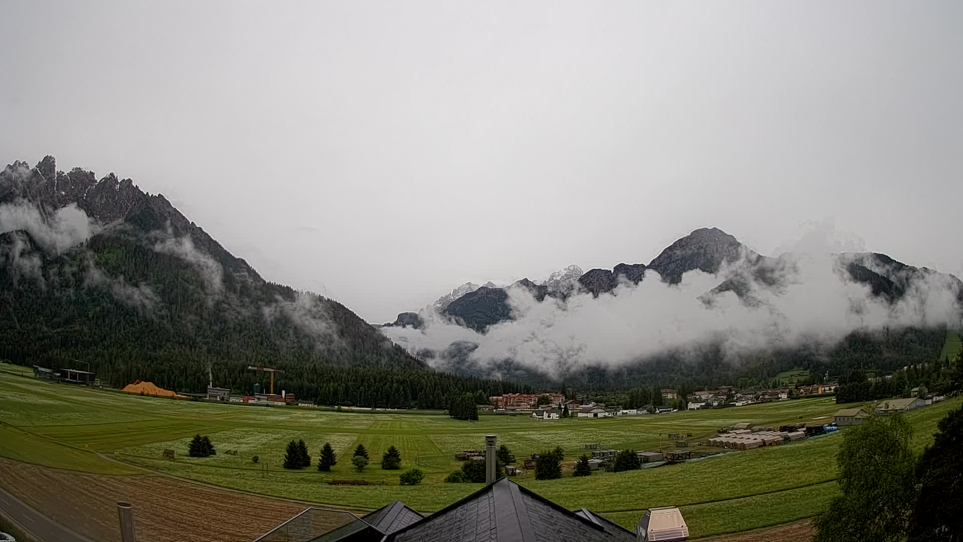 Web kamera Toblach Dolomiti – Pogled s Hotela Rosengarten