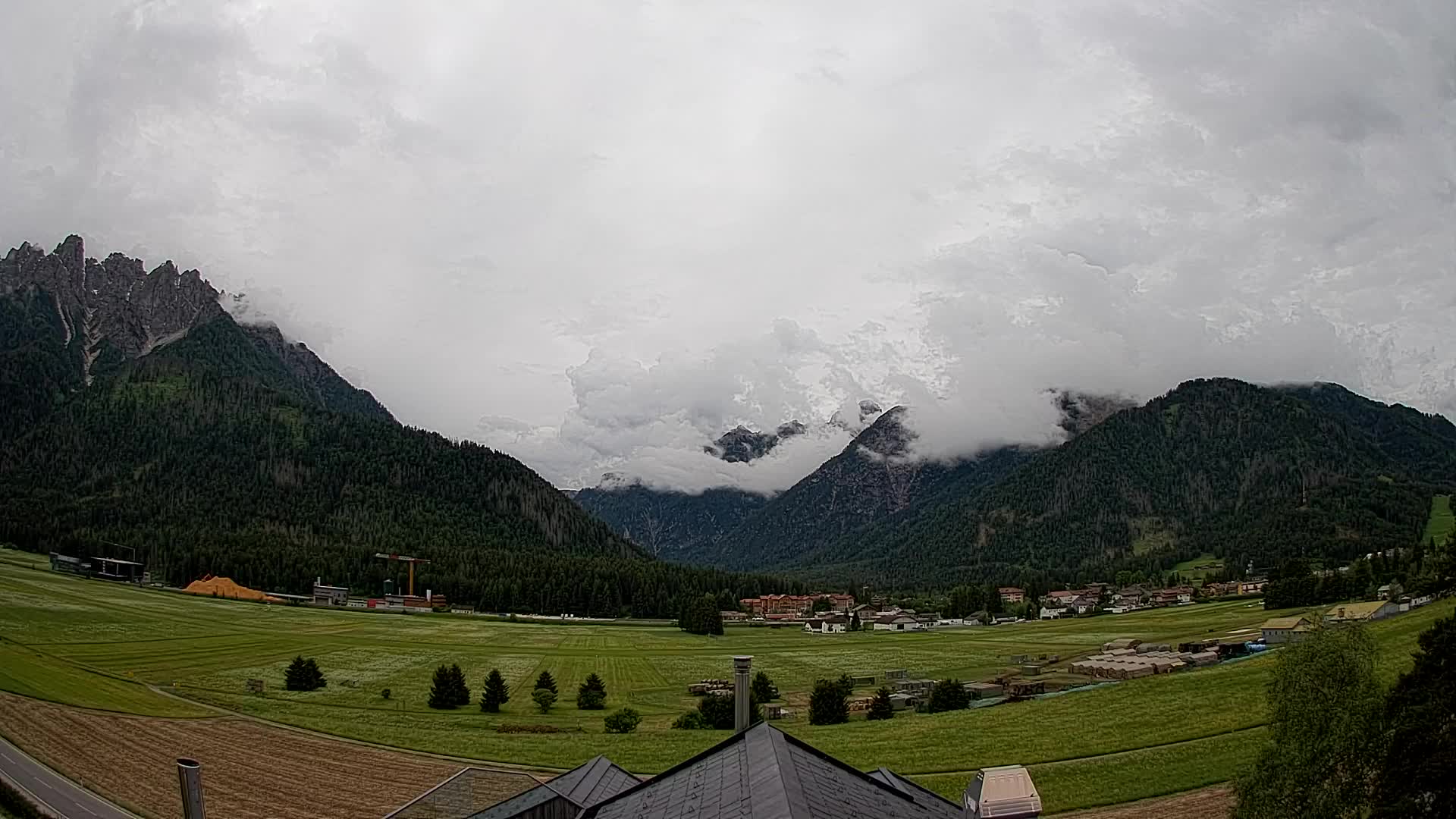 Web kamera Toblach Dolomiti – Pogled s Hotela Rosengarten