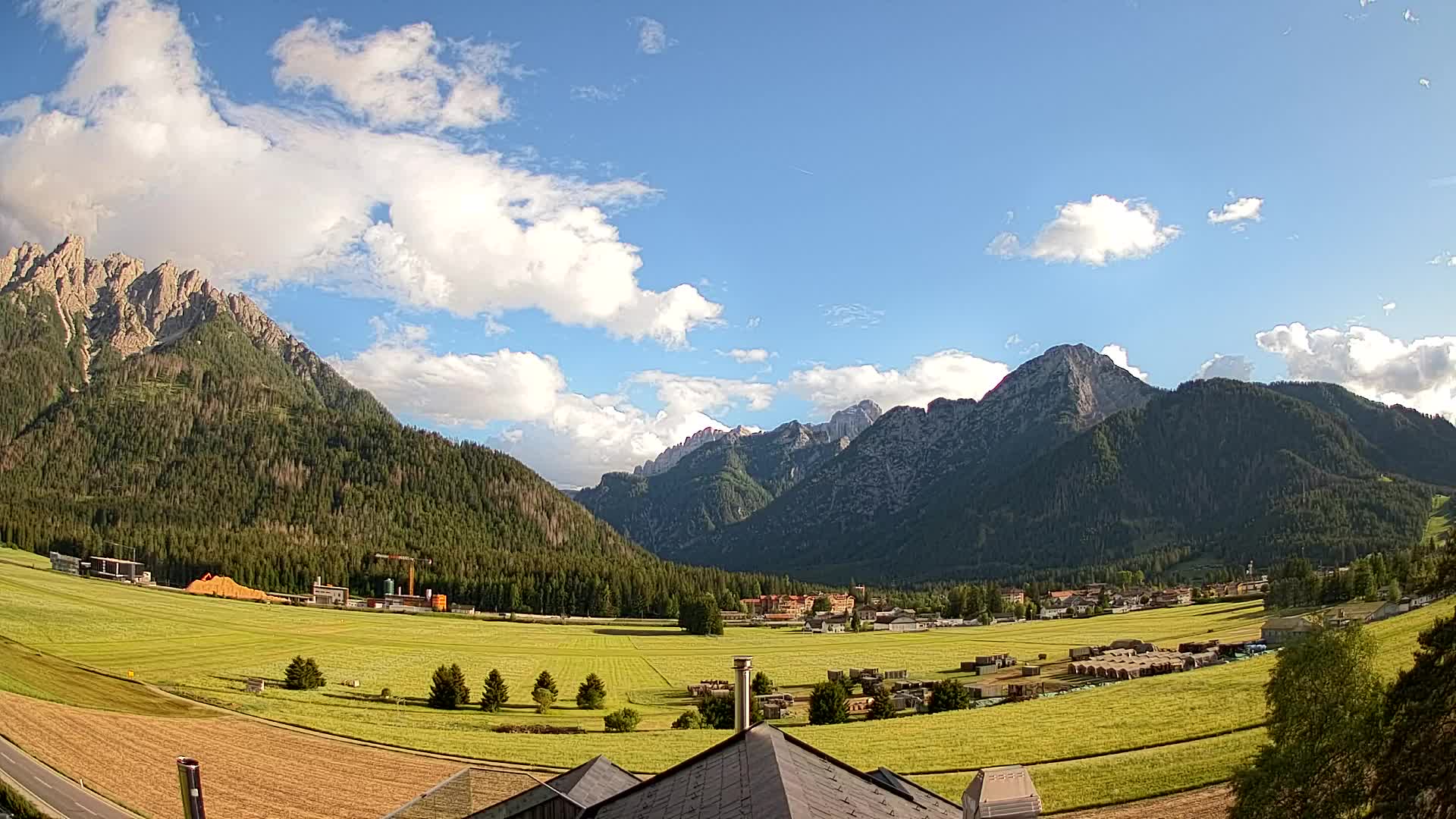 Spletna kamera Toblach Dolomiti – Pogled iz hotela Rosengarten
