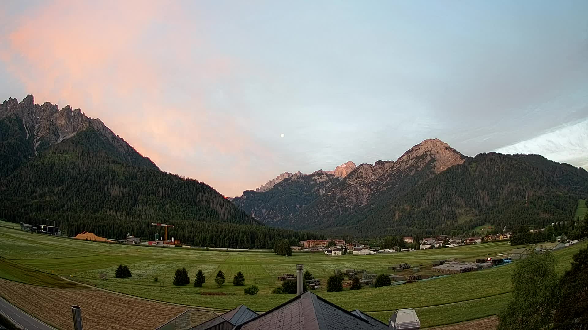 Webcam Toblach Dolomites – View from Hotel Rosengarten