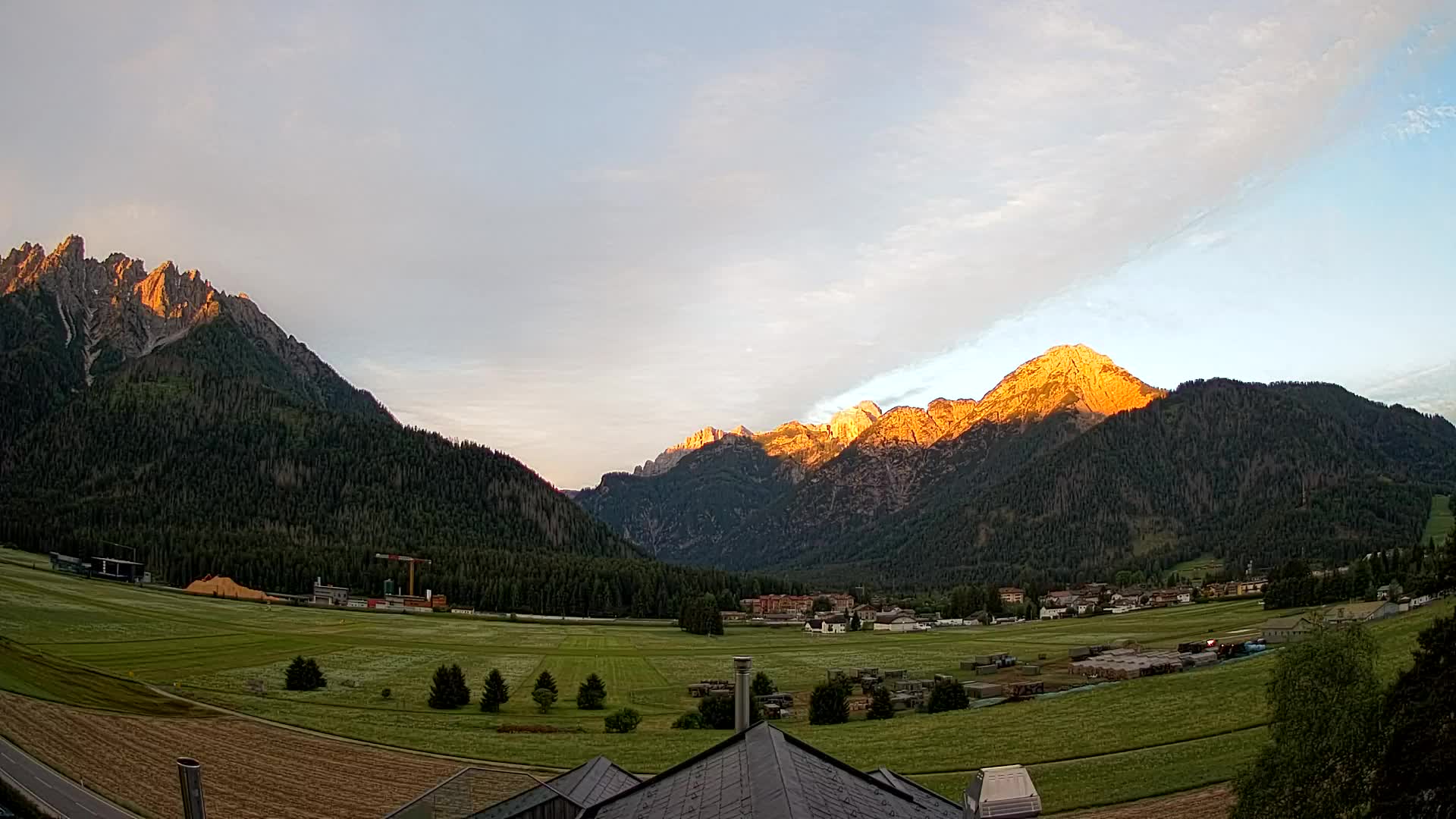 Web kamera Toblach Dolomiti – Pogled s Hotela Rosengarten