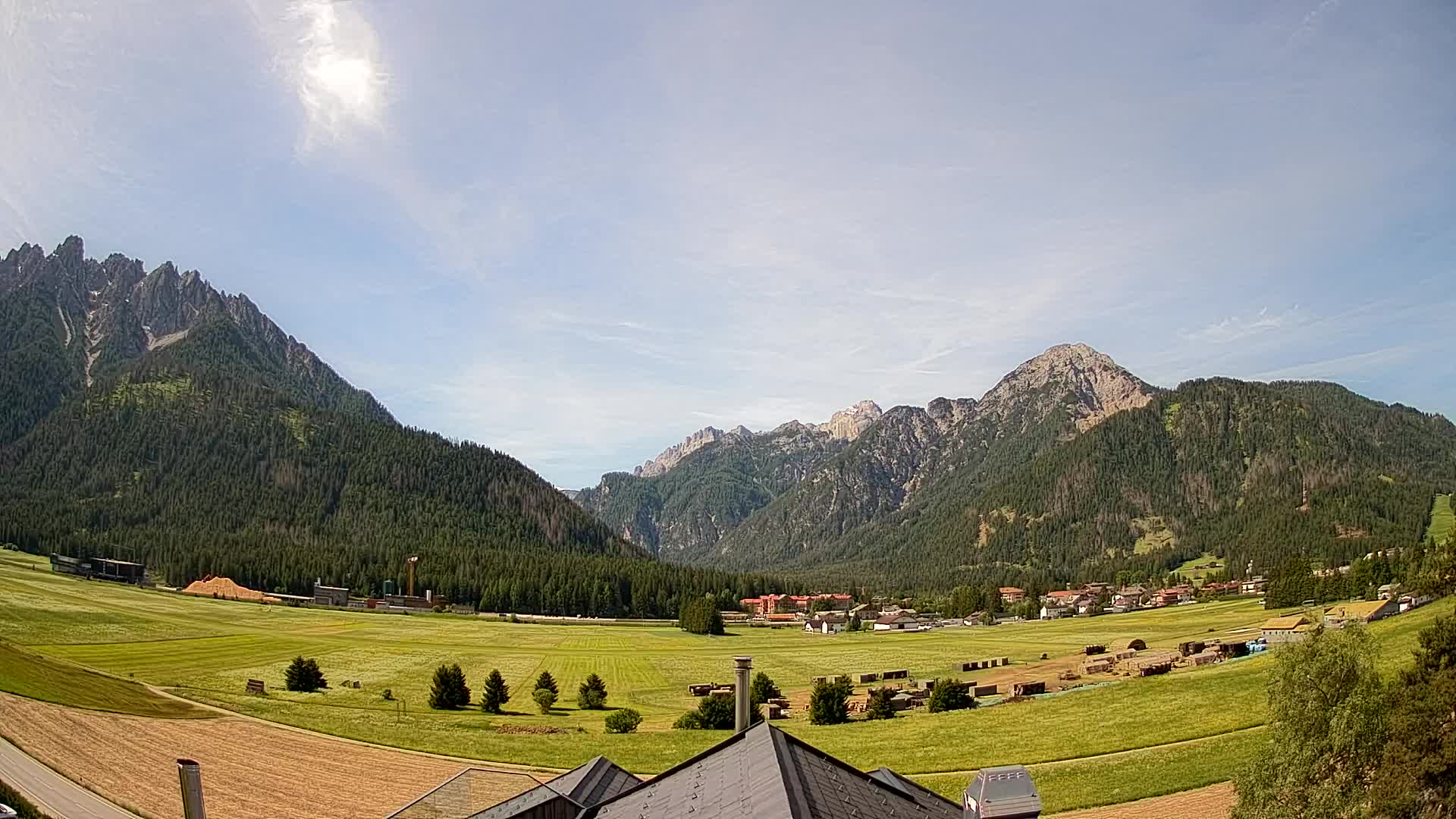 Spletna kamera Toblach Dolomiti – Pogled iz hotela Rosengarten