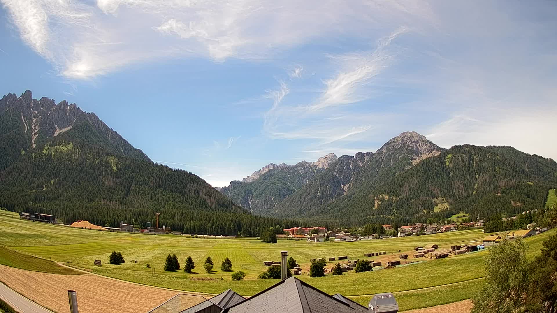 Web kamera Toblach Dolomiti – Pogled s Hotela Rosengarten
