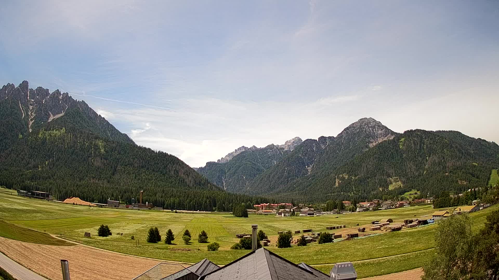 Web kamera Toblach Dolomiti – Pogled s Hotela Rosengarten
