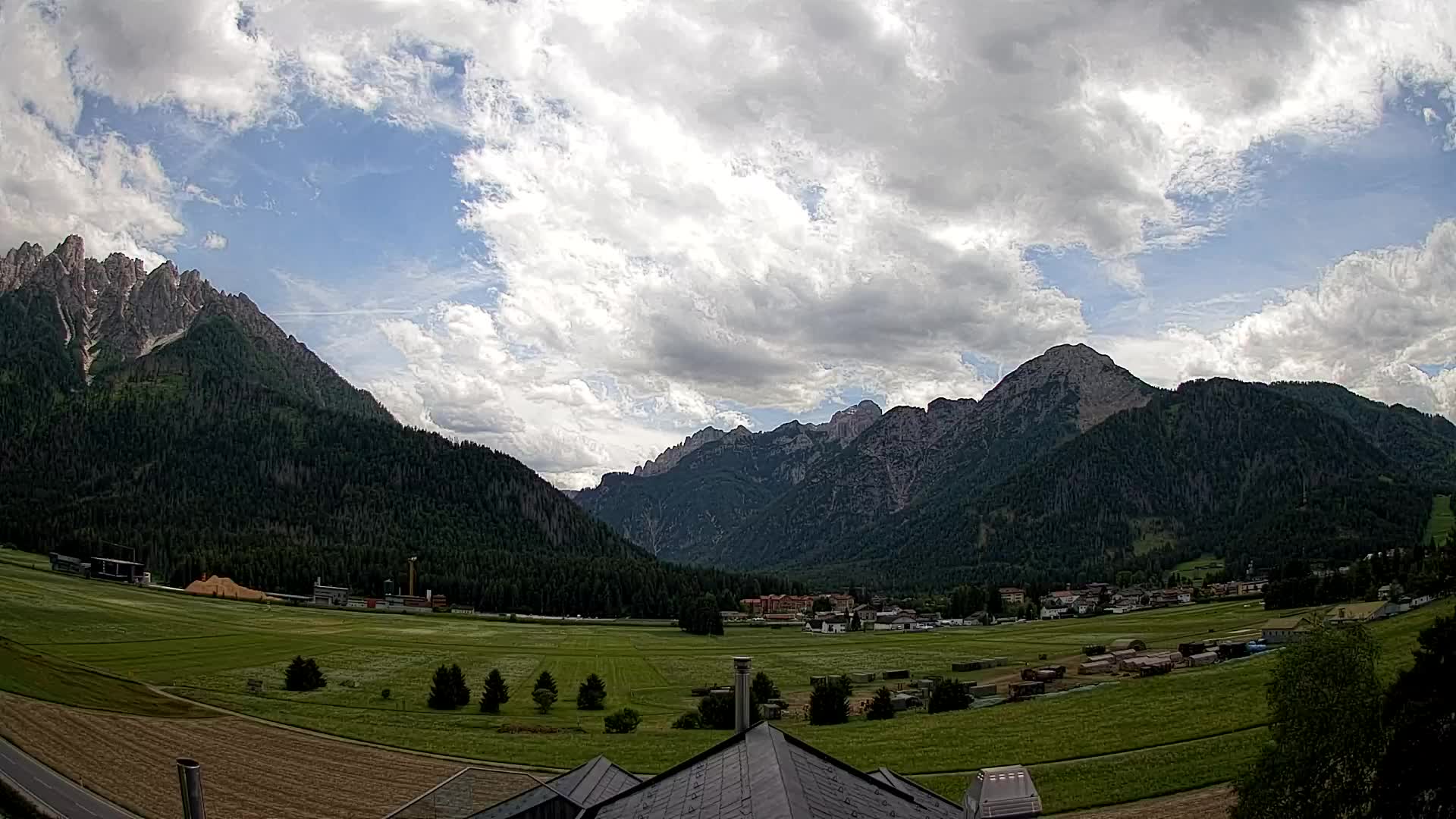Web kamera Toblach Dolomiti – Pogled s Hotela Rosengarten