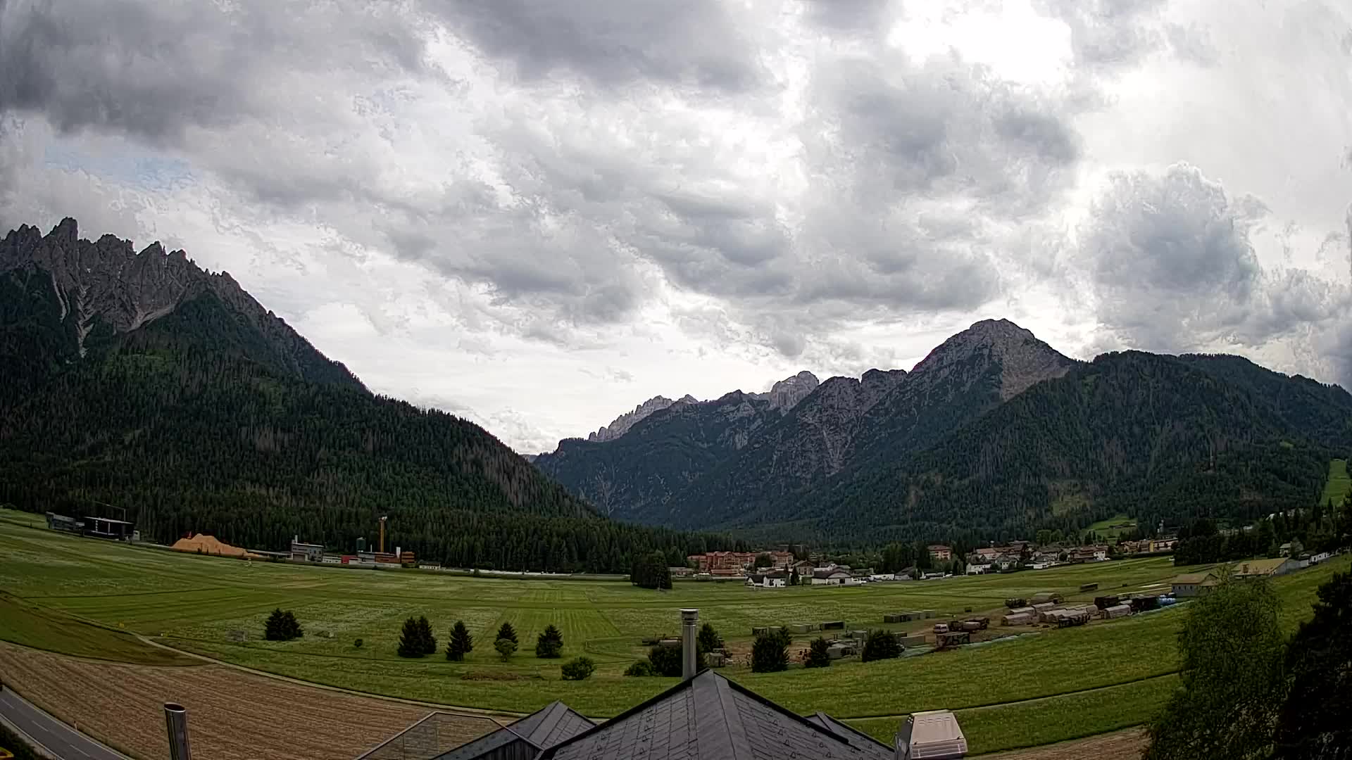 Webcam Toblach Dolomites – View from Hotel Rosengarten