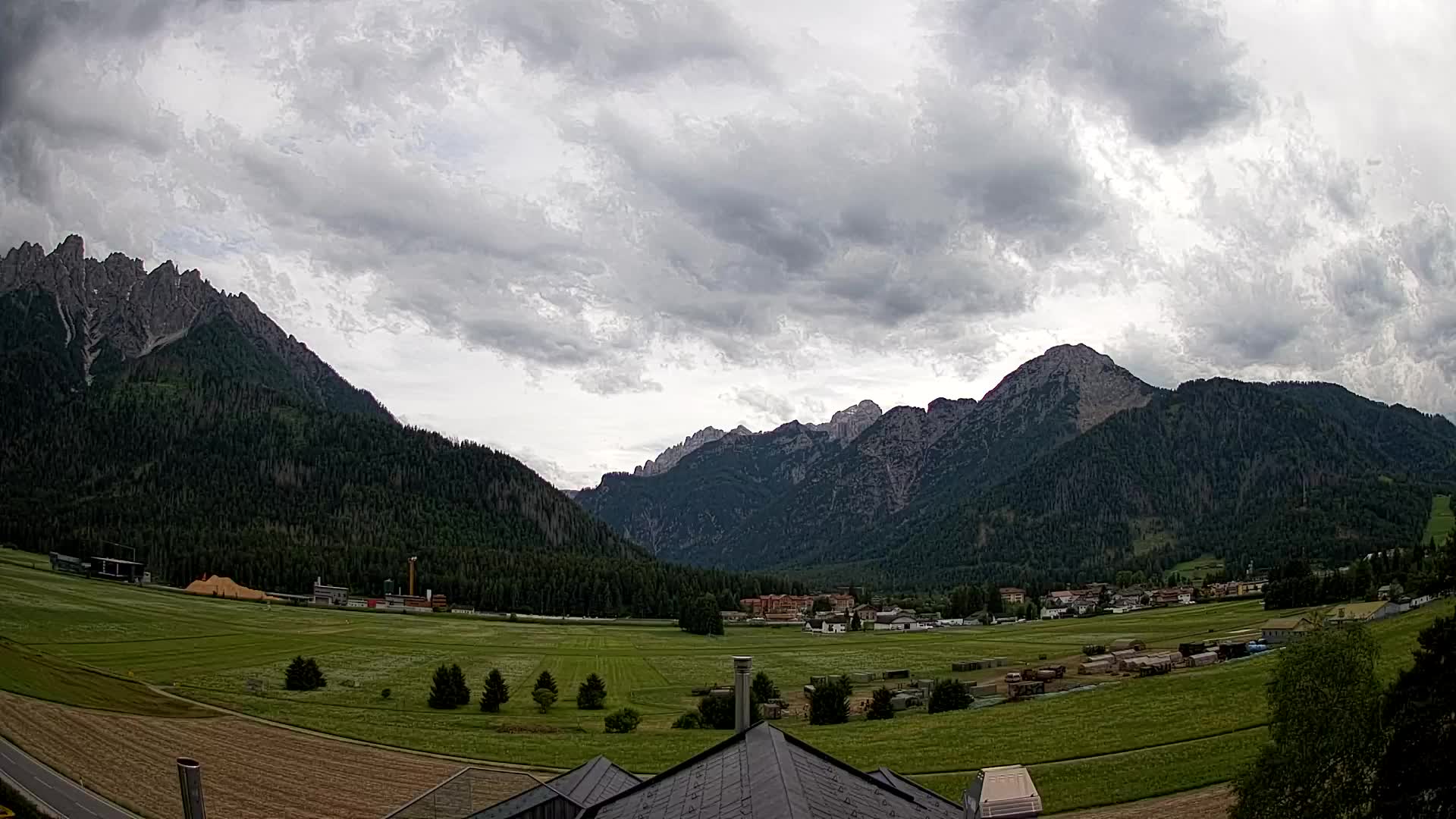 Webcam Toblach Dolomites – View from Hotel Rosengarten