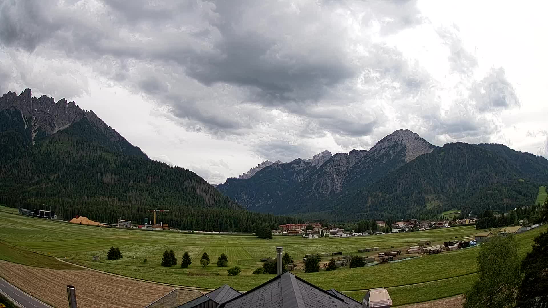 Web kamera Toblach Dolomiti – Pogled s Hotela Rosengarten