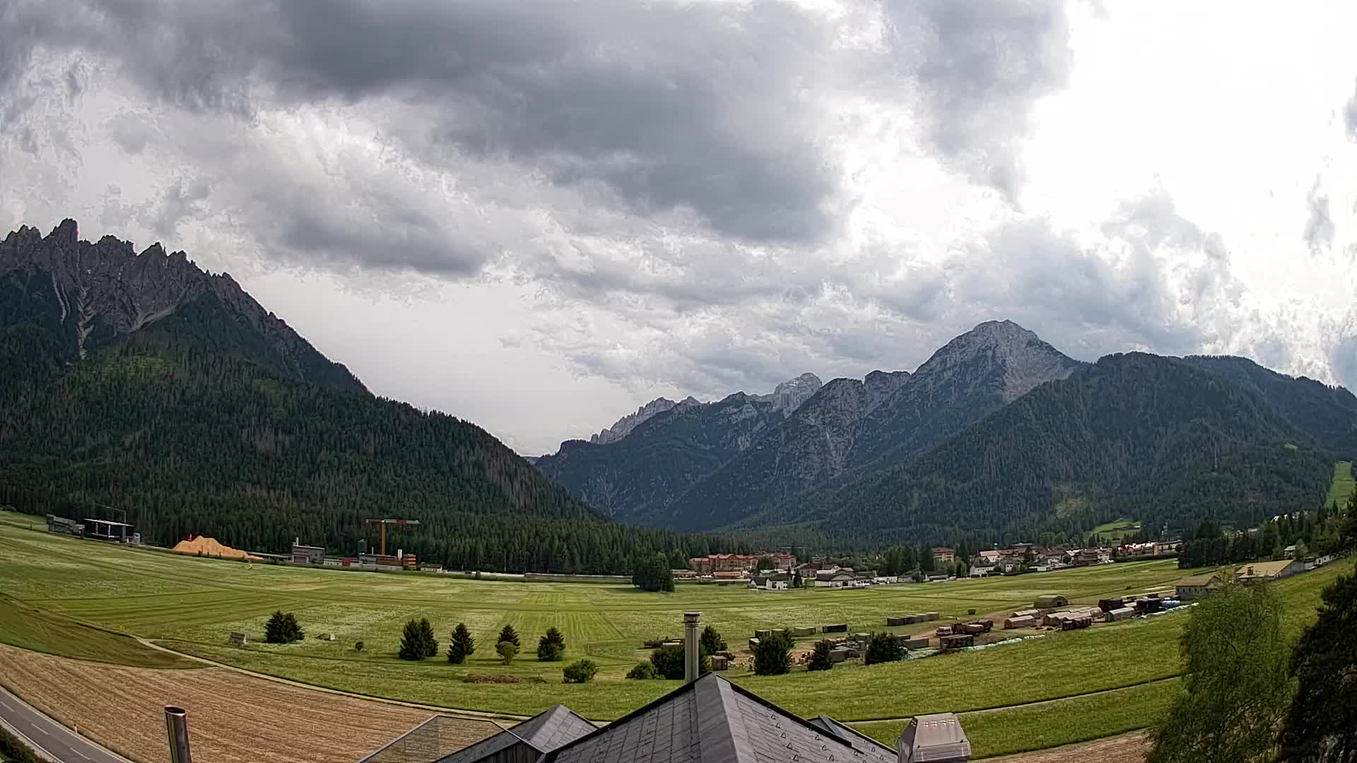 Web kamera Toblach Dolomiti – Pogled s Hotela Rosengarten