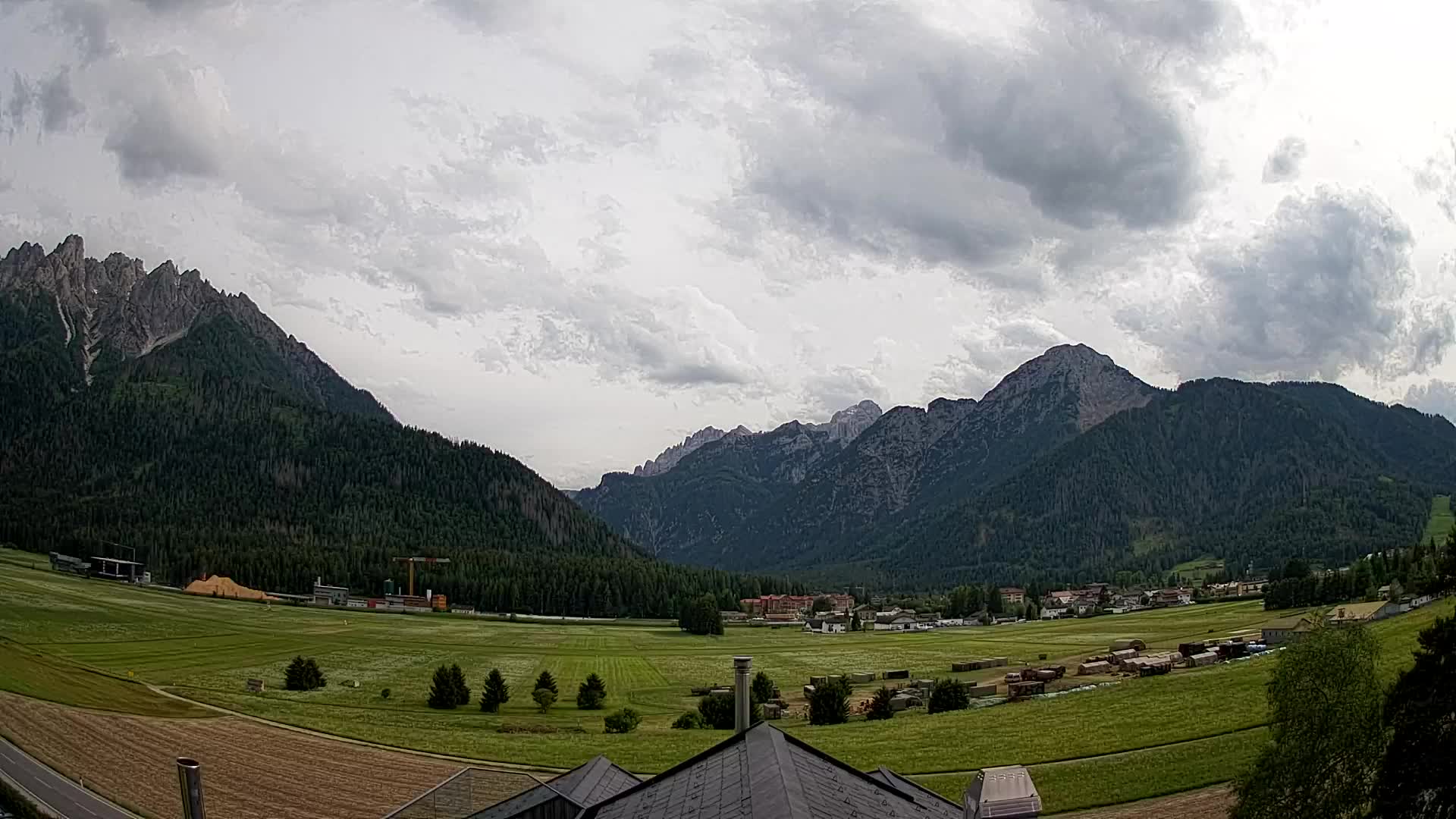 Spletna kamera Toblach Dolomiti – Pogled iz hotela Rosengarten