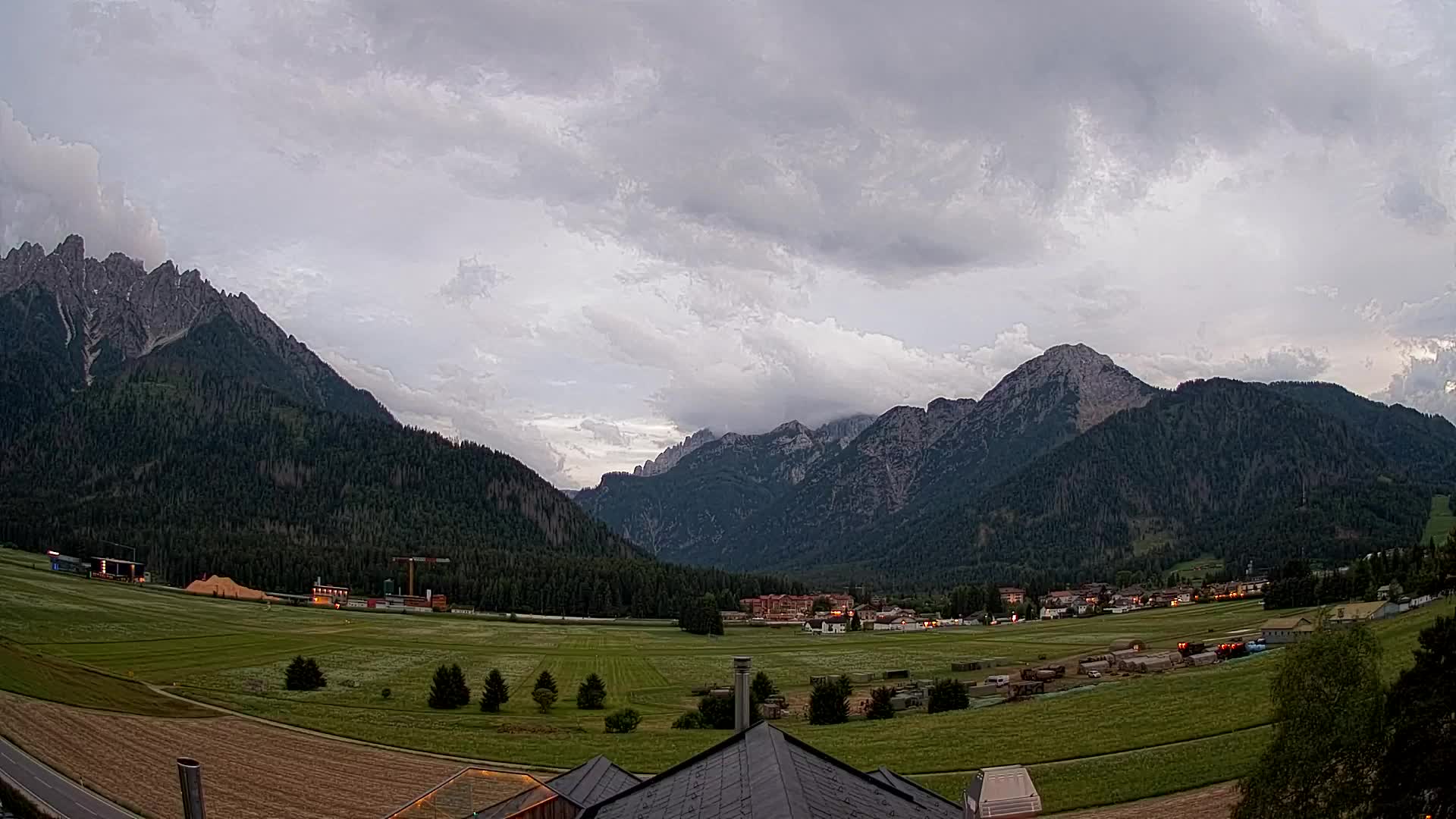 Spletna kamera Toblach Dolomiti – Pogled iz hotela Rosengarten