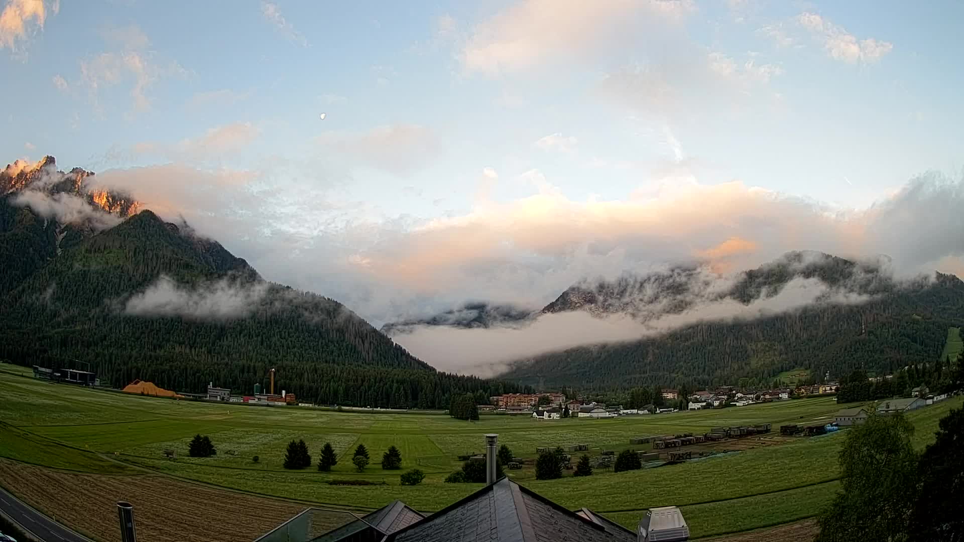 Webcam Toblach Dolomites – View from Hotel Rosengarten