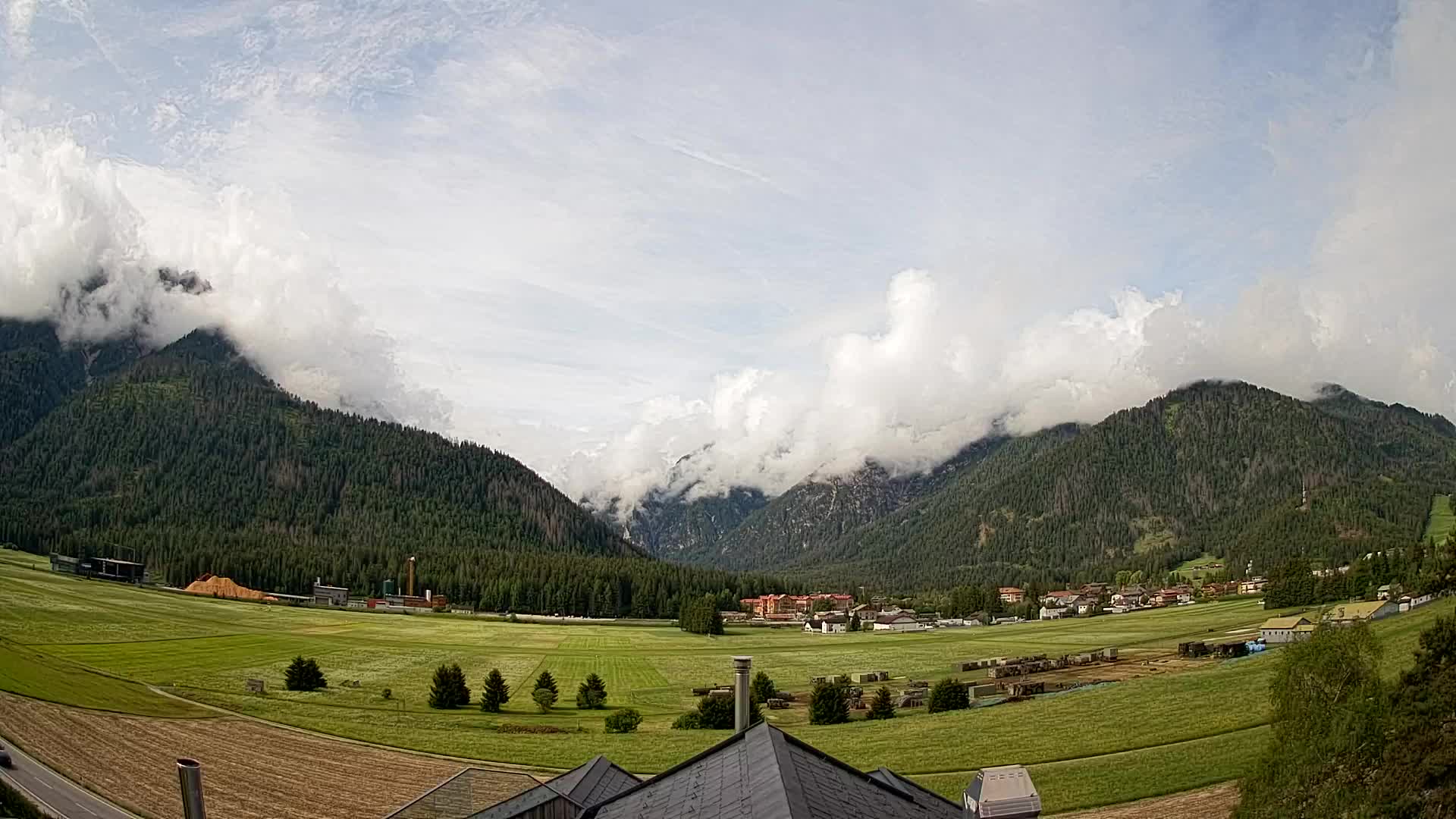 Spletna kamera Toblach Dolomiti – Pogled iz hotela Rosengarten