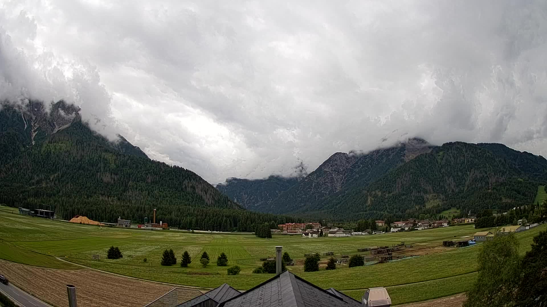 Spletna kamera Toblach Dolomiti – Pogled iz hotela Rosengarten