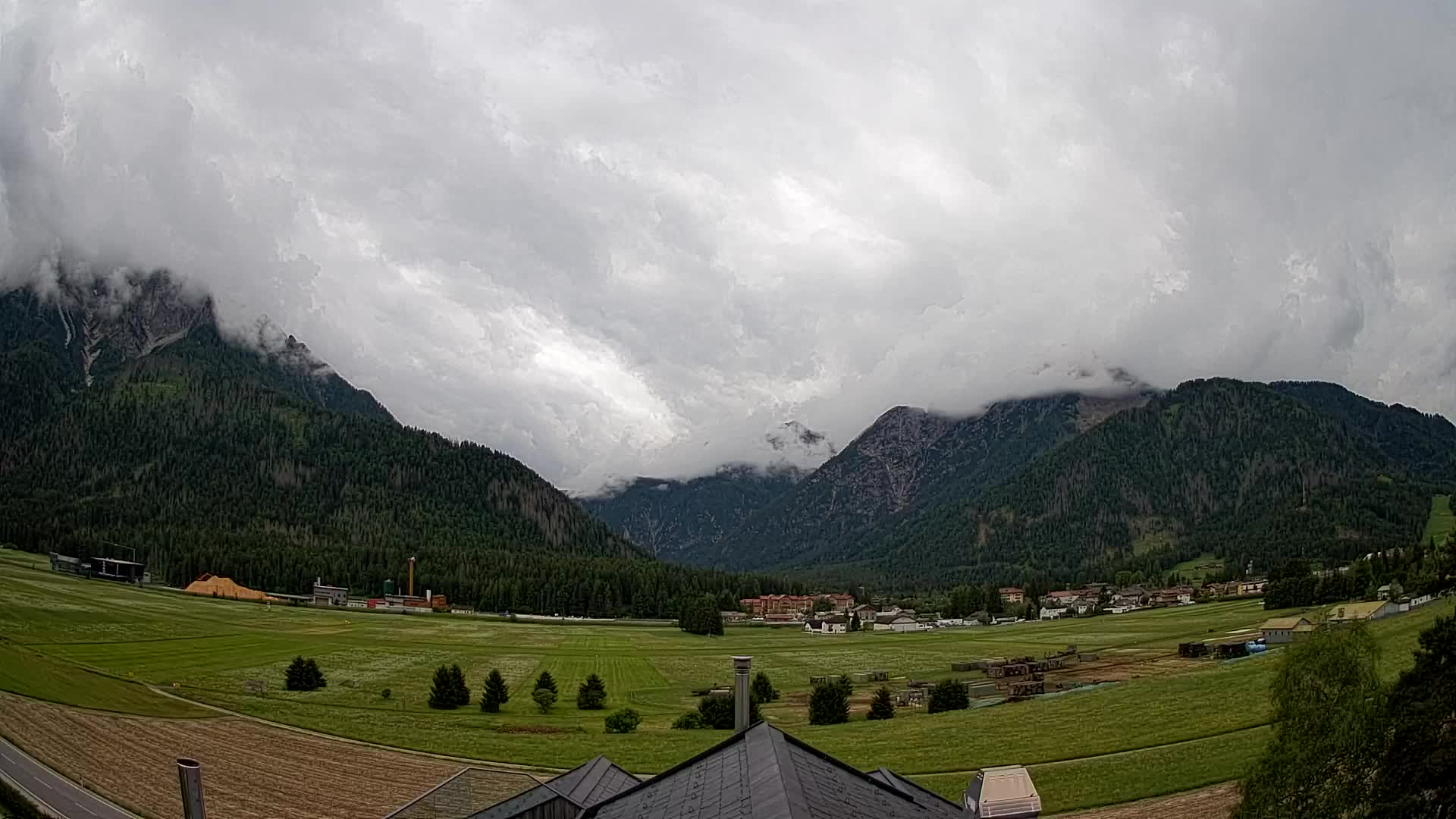 Spletna kamera Toblach Dolomiti – Pogled iz hotela Rosengarten
