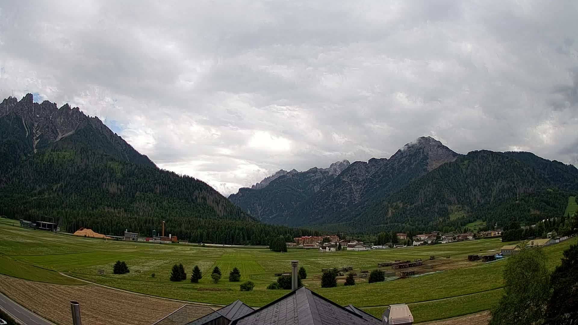 Webcam Toblach Dolomites – View from Hotel Rosengarten