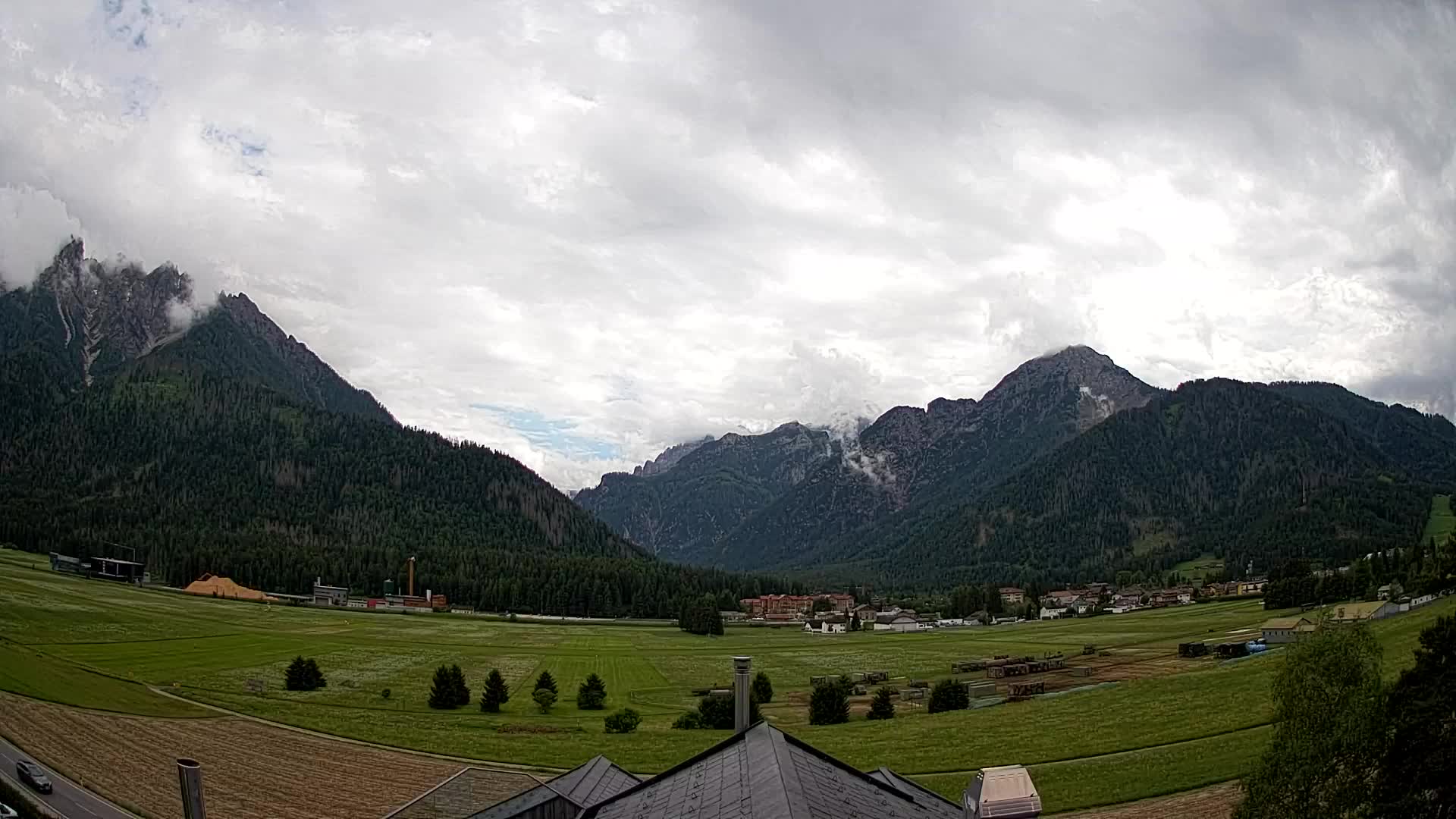Webcam Toblach Dolomites – View from Hotel Rosengarten