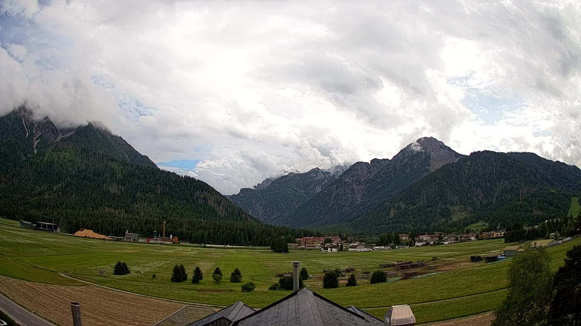 Webcam Toblach Dolomites – View from Hotel Rosengarten