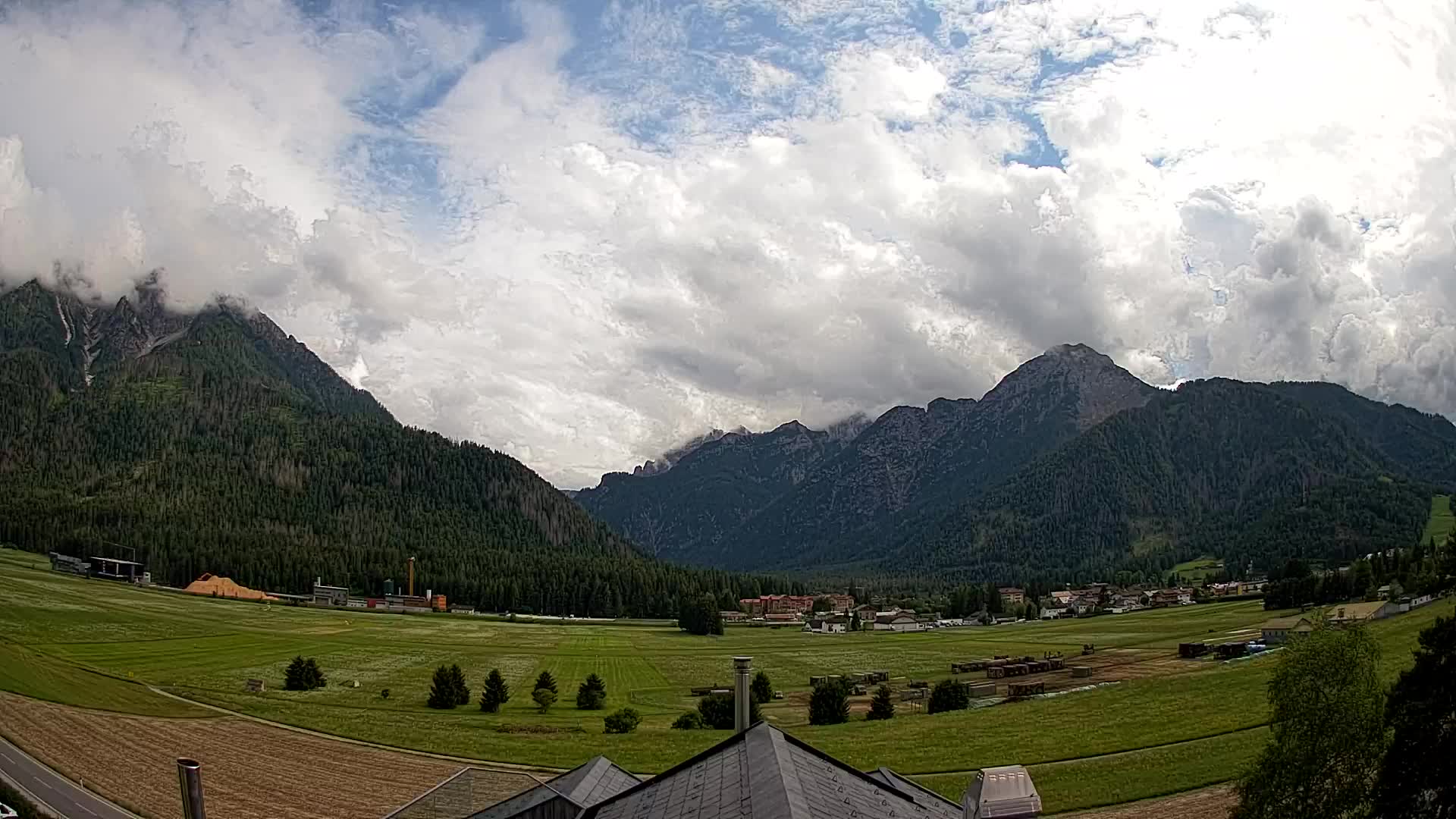 Webcam Toblach Dolomites – View from Hotel Rosengarten