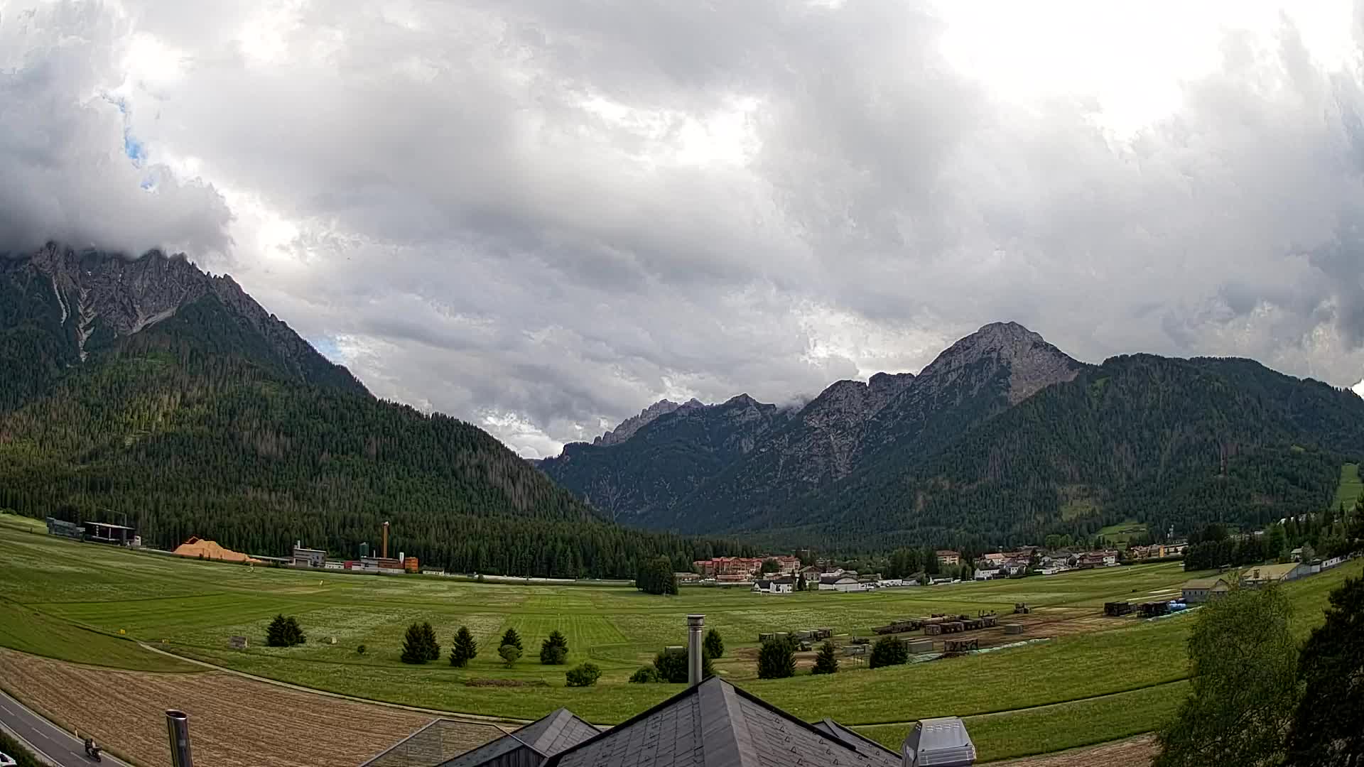 Webcam Toblach Dolomites – View from Hotel Rosengarten