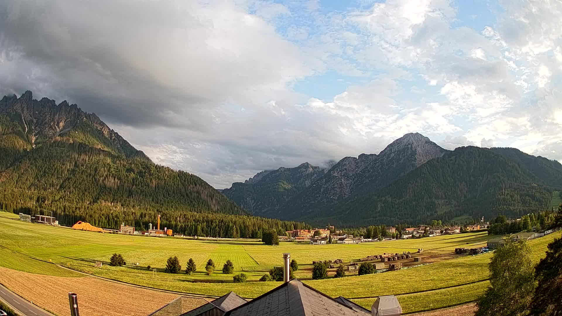 Webcam Toblach Dolomites – View from Hotel Rosengarten