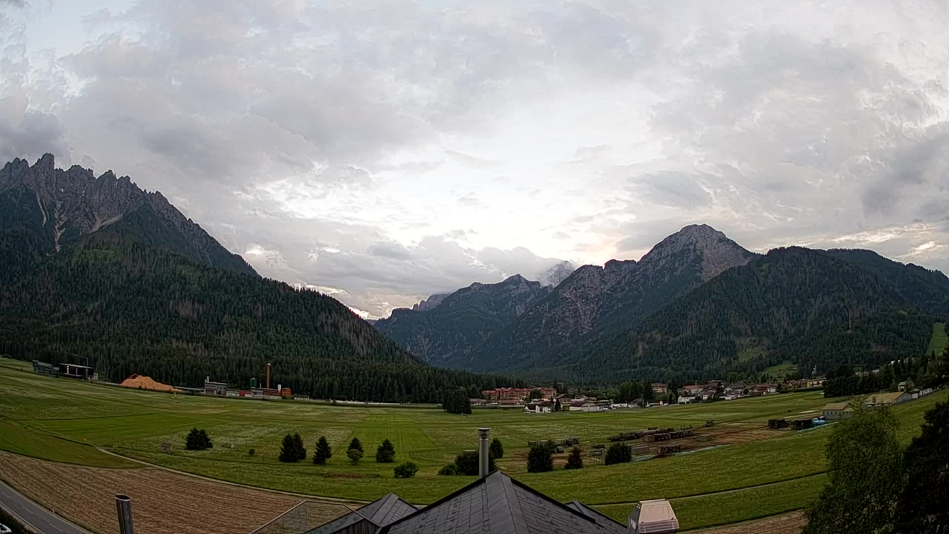 Webcam Toblach Dolomites – View from Hotel Rosengarten