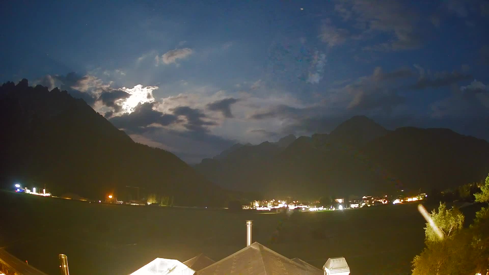 Web kamera Toblach Dolomiti – Pogled s Hotela Rosengarten