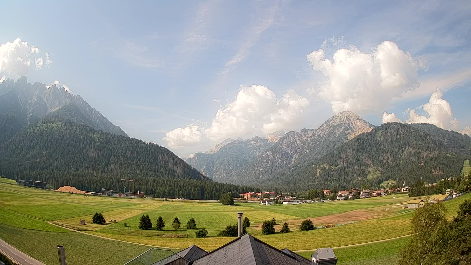 Spletna kamera Toblach Dolomiti – Pogled iz hotela Rosengarten