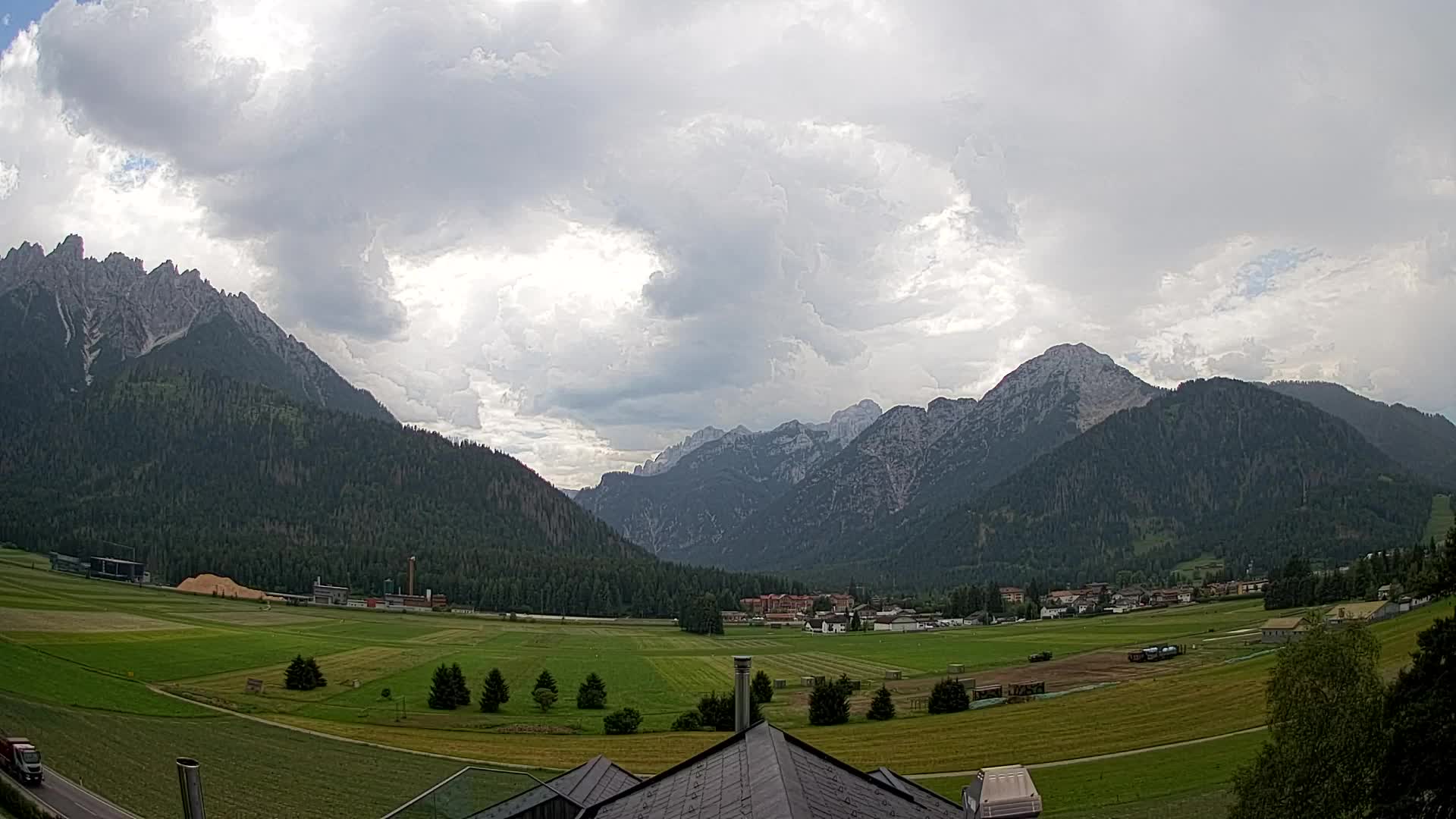 Webcam Toblach Dolomites – View from Hotel Rosengarten