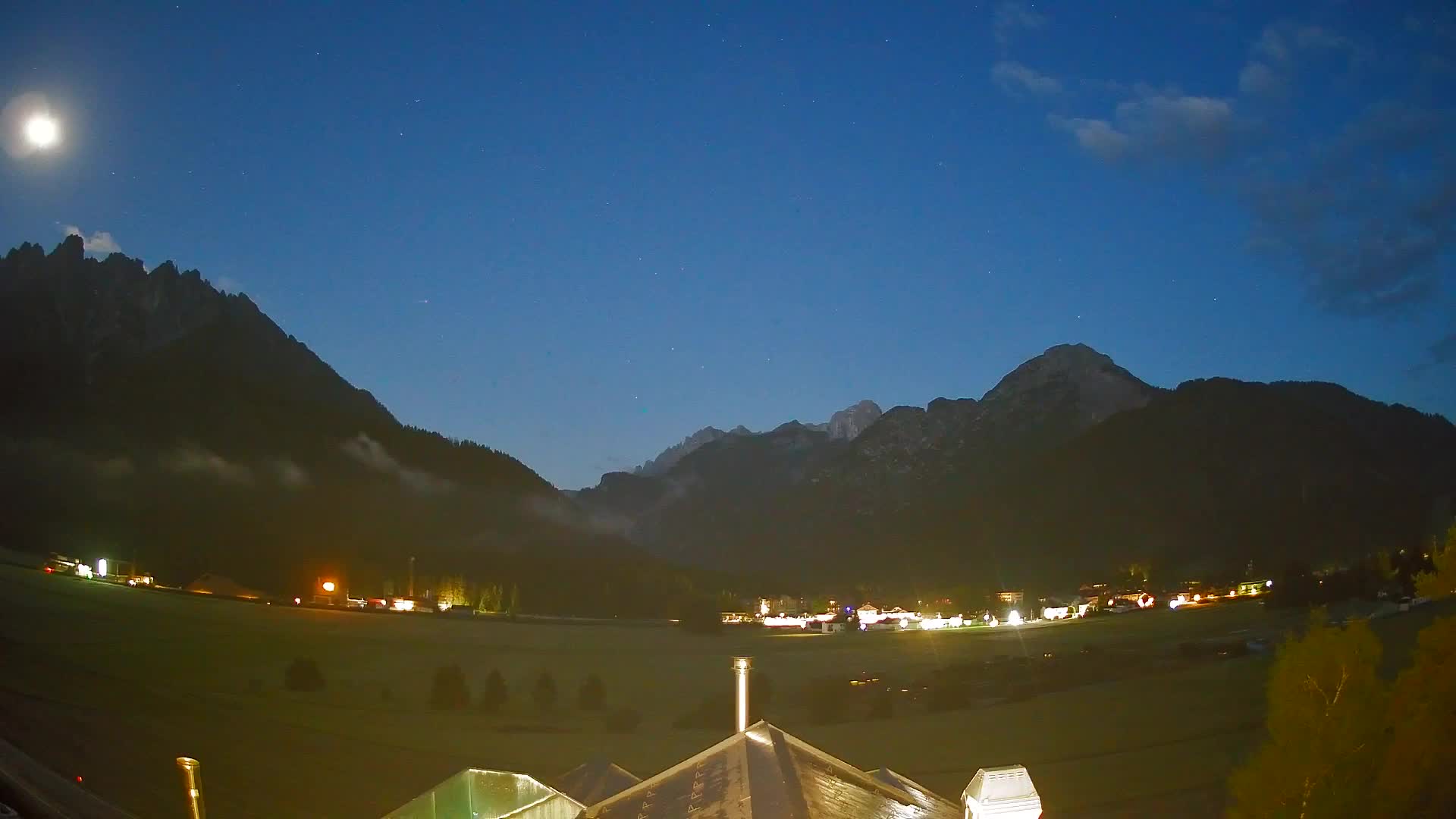 Web kamera Toblach Dolomiti – Pogled s Hotela Rosengarten