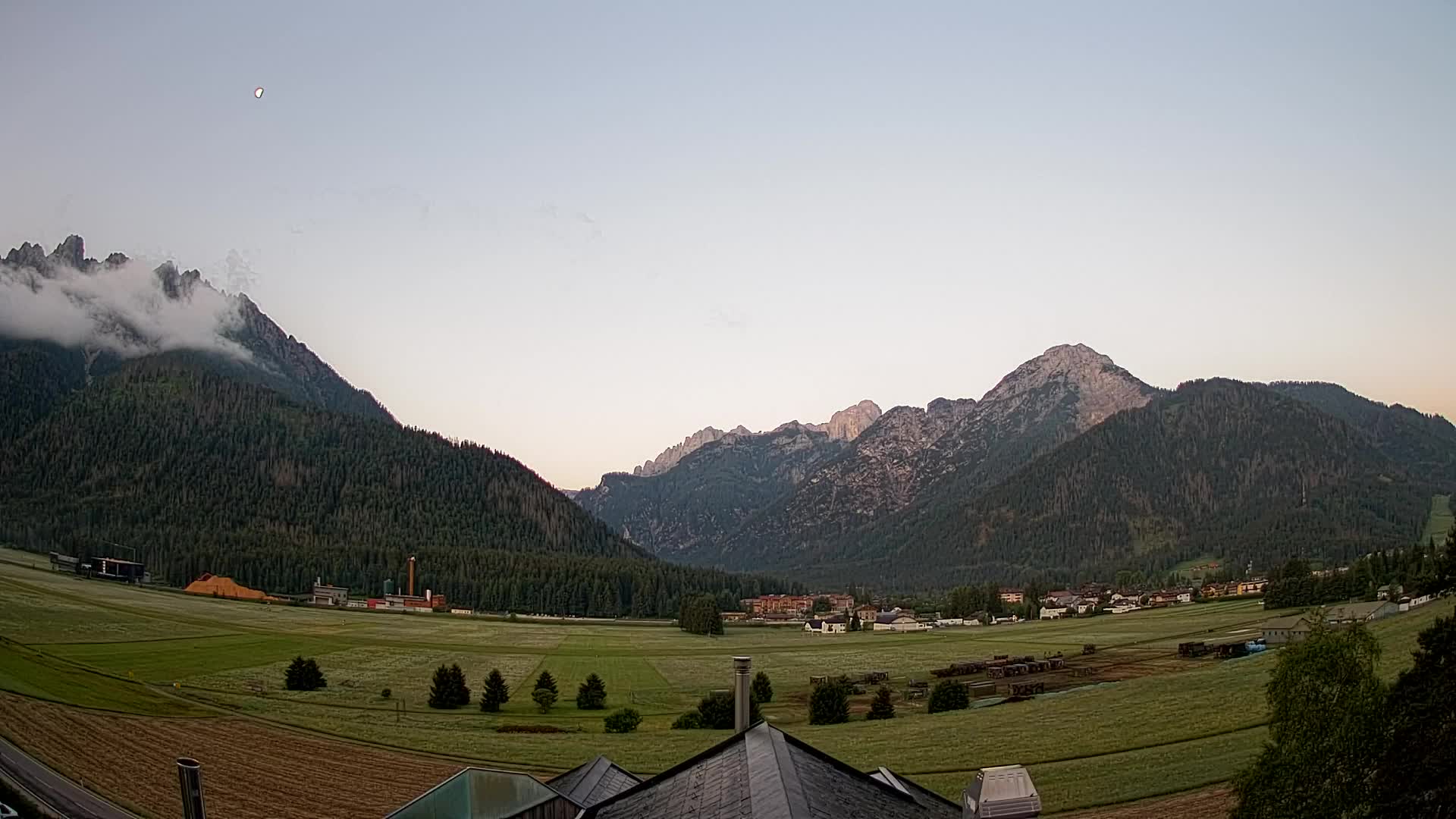Webcam Toblach Dolomites – View from Hotel Rosengarten