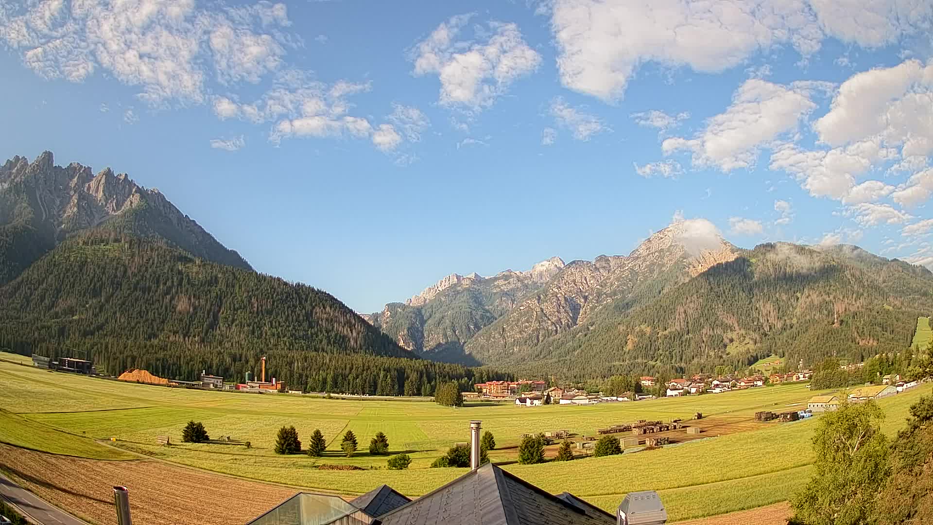 Webcam Toblach Dolomites – View from Hotel Rosengarten