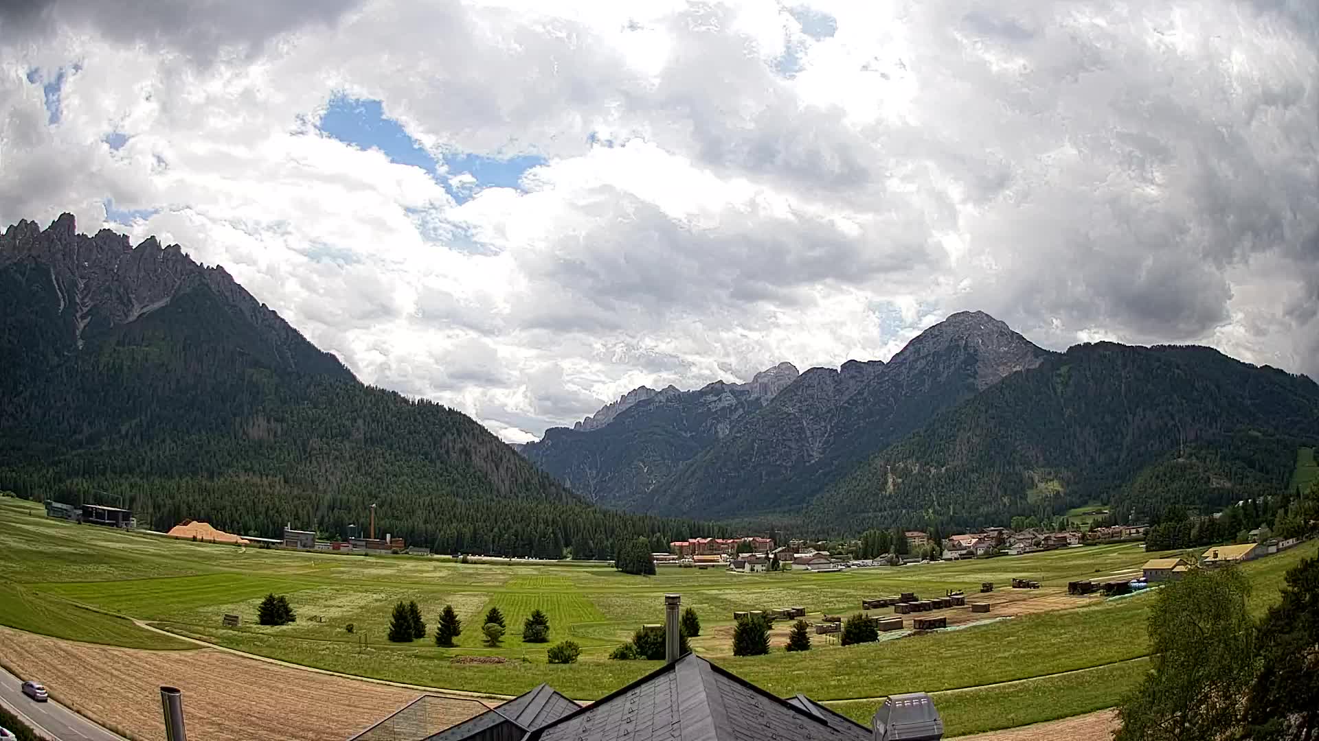 Webcam Toblach Dolomites – View from Hotel Rosengarten