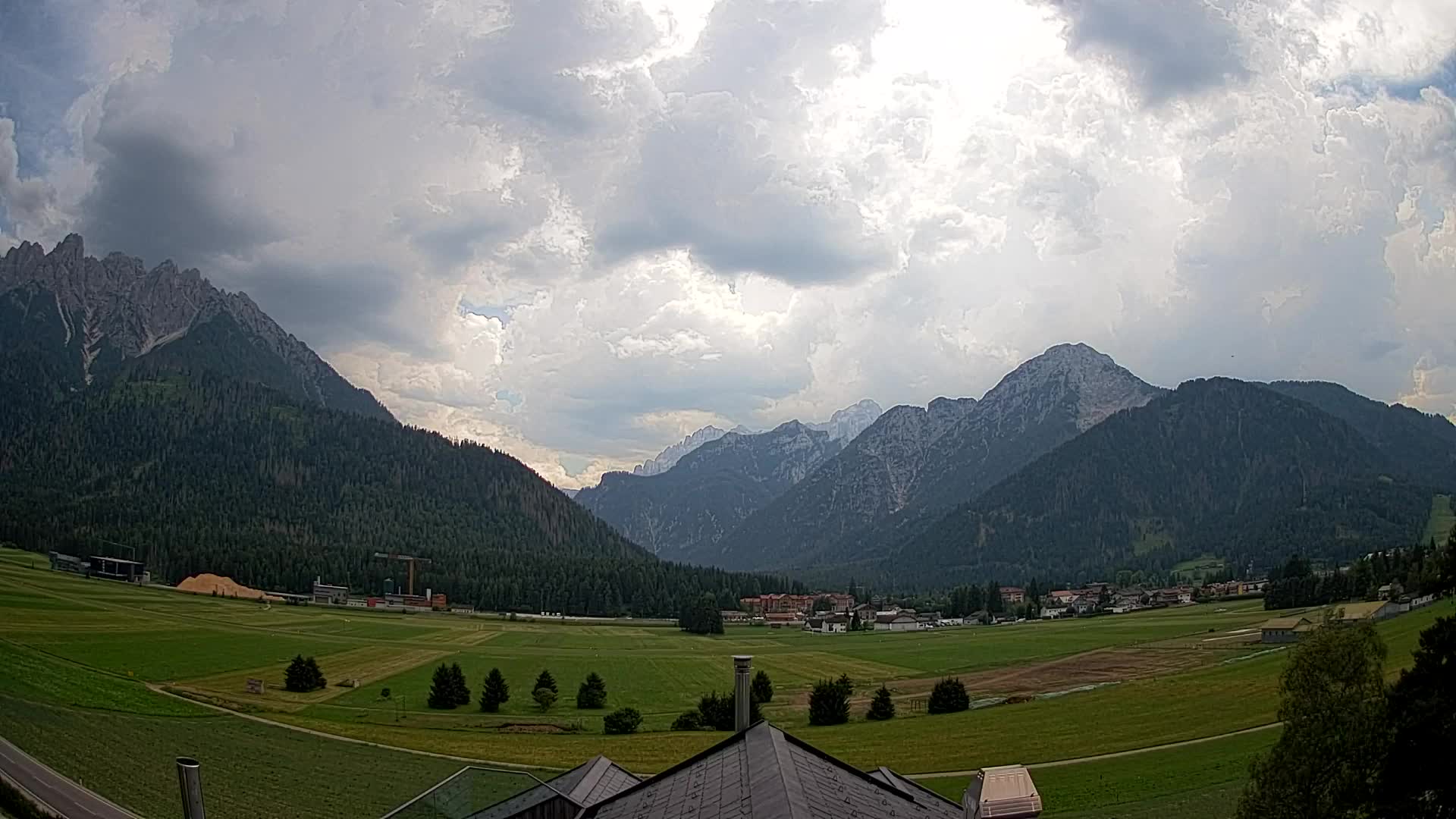 Spletna kamera Toblach Dolomiti – Pogled iz hotela Rosengarten