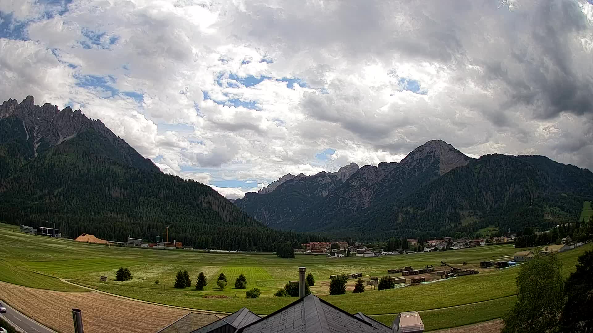 Webcam Toblach Dolomites – View from Hotel Rosengarten